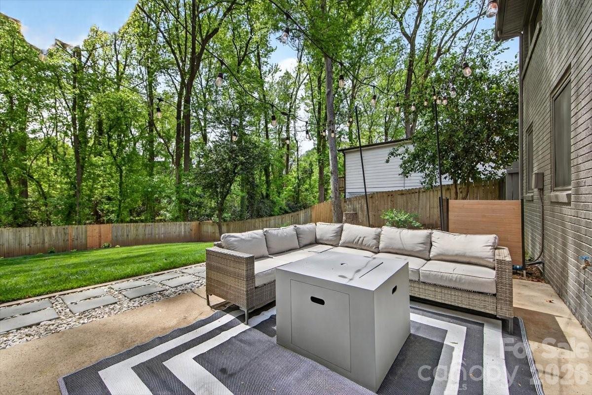 1226 Mockingbird Lane