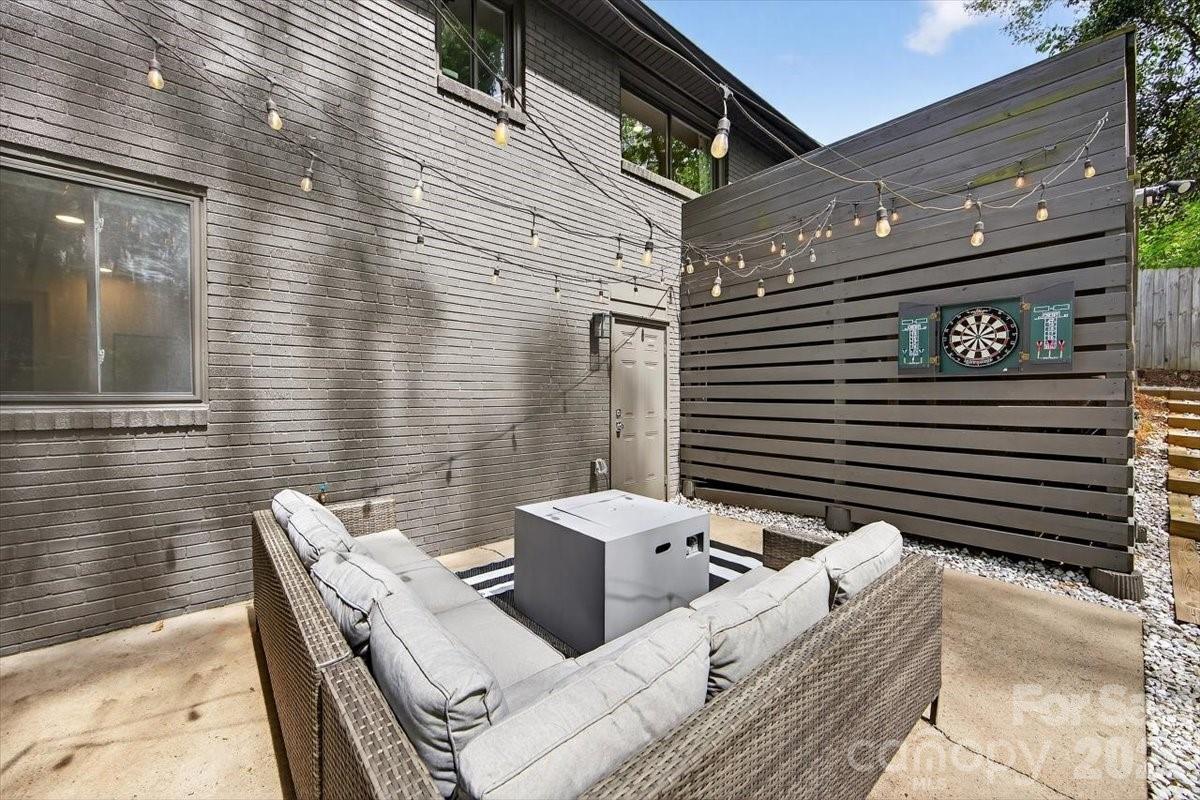 1226 Mockingbird Lane