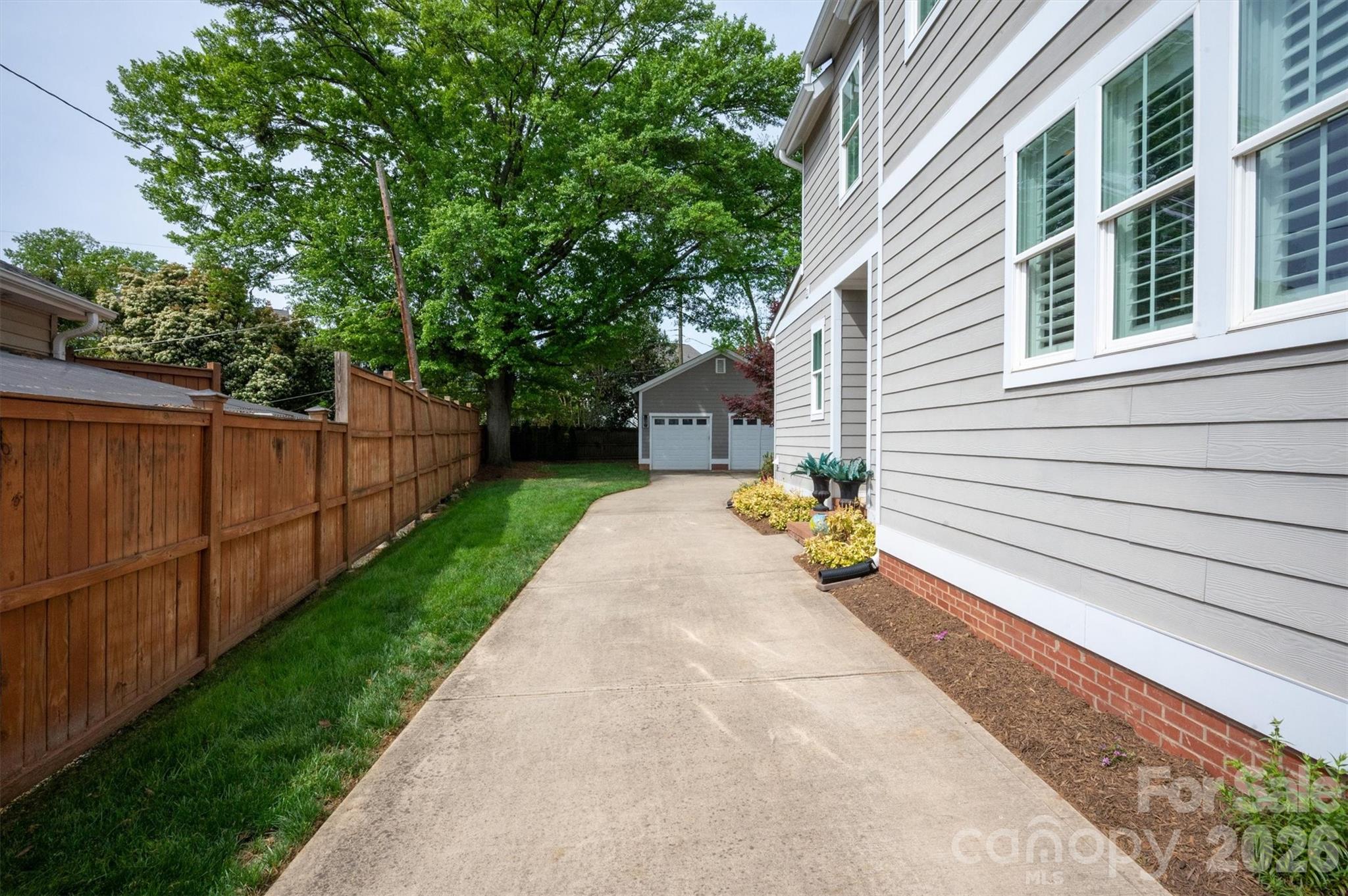 328 Melbourne Court