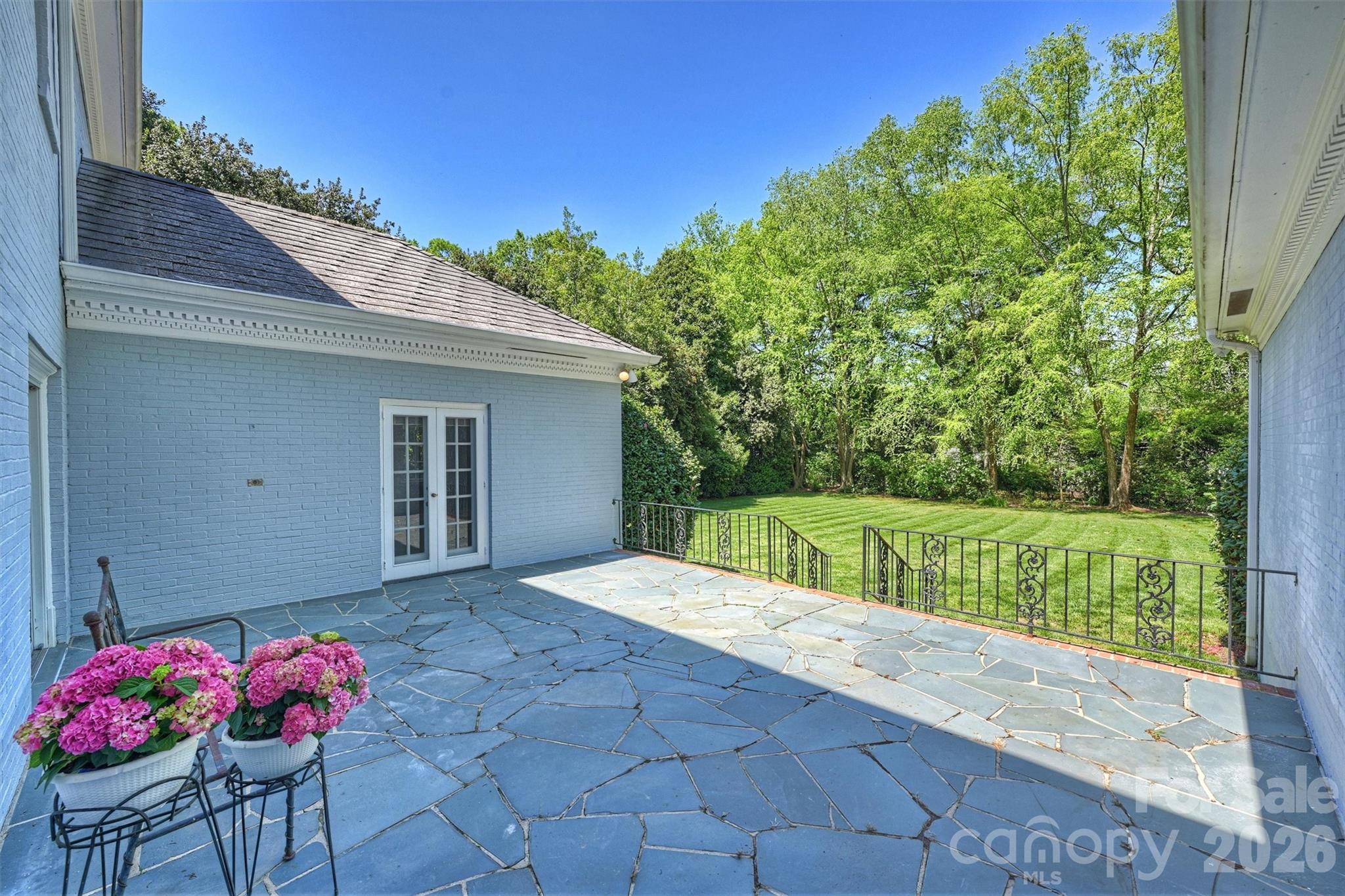 812 Ardsley Road