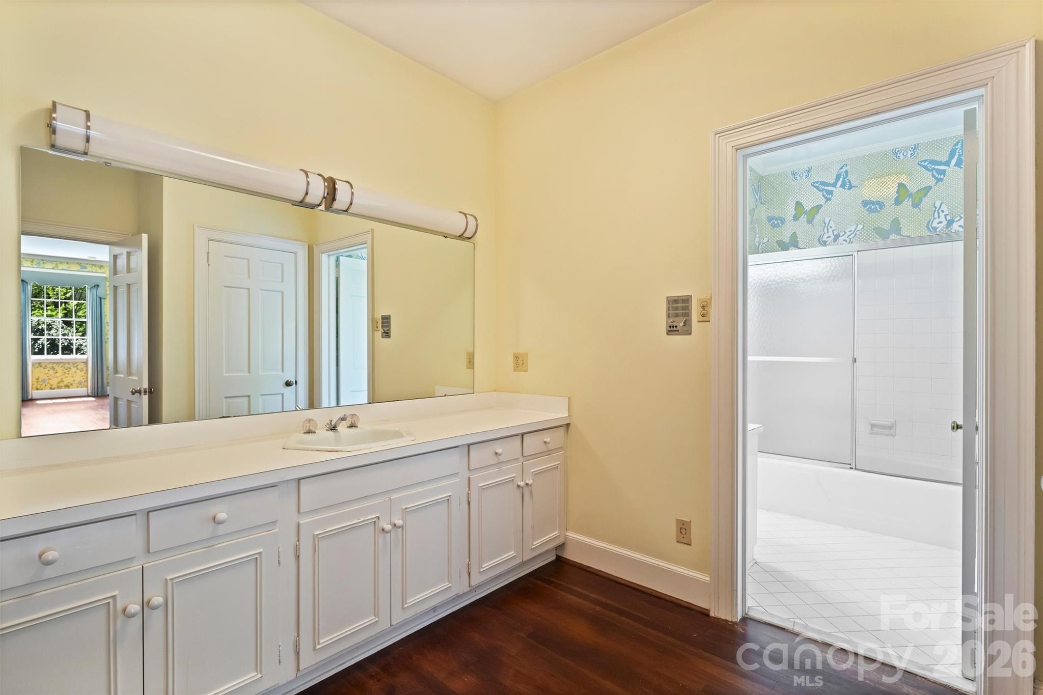 812 Ardsley Road