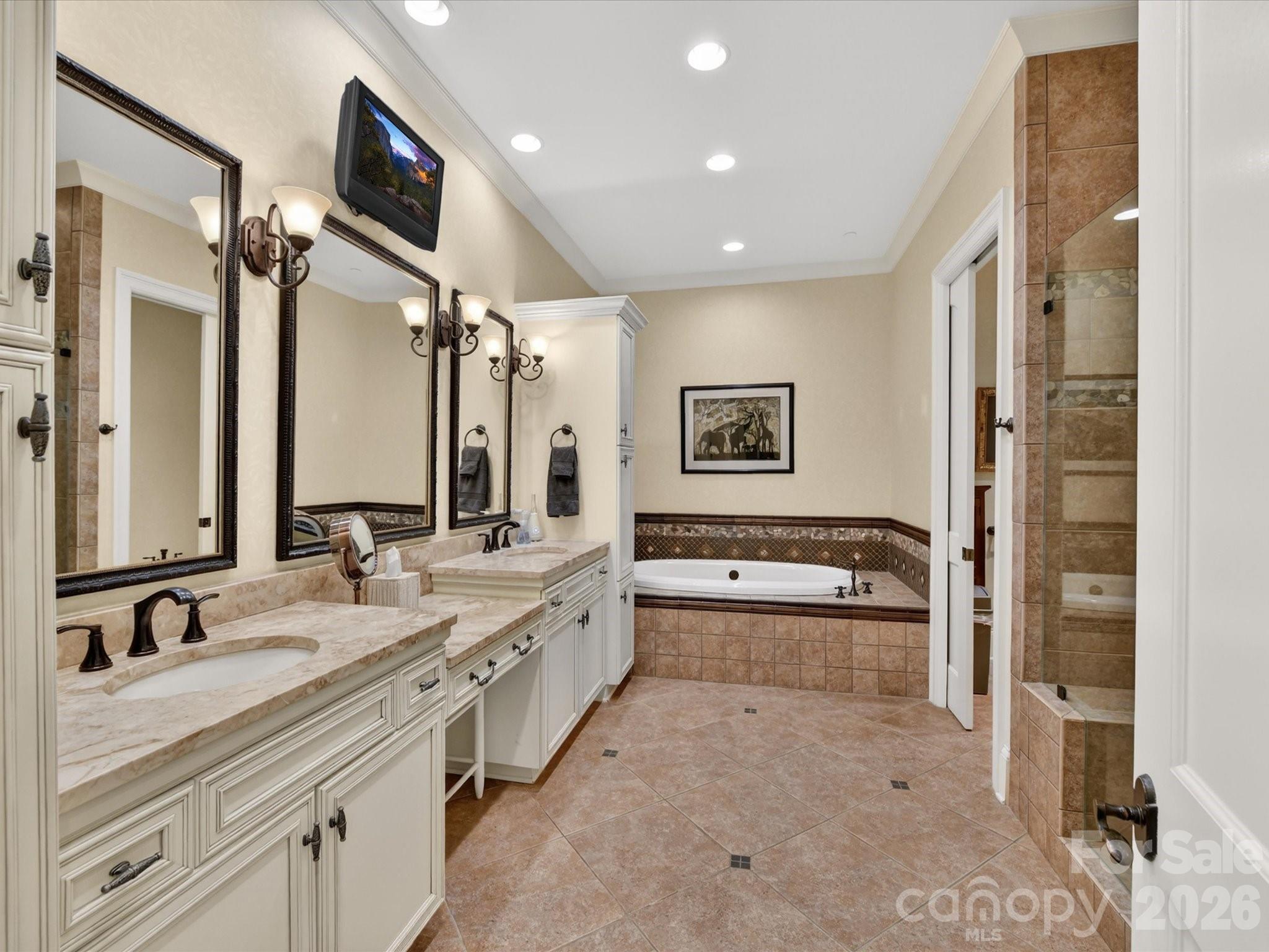 2223 Croydon Road Unit: 302