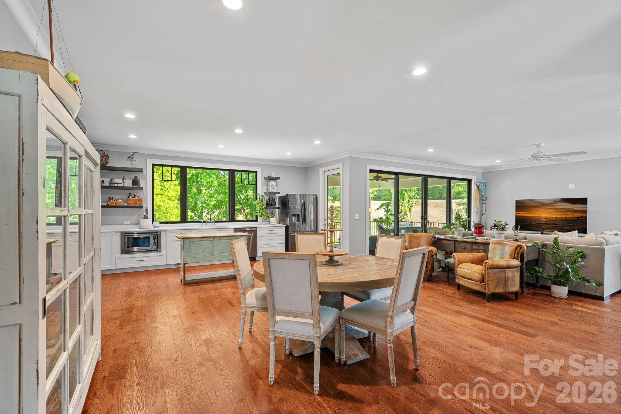 1420 Roundstone Road