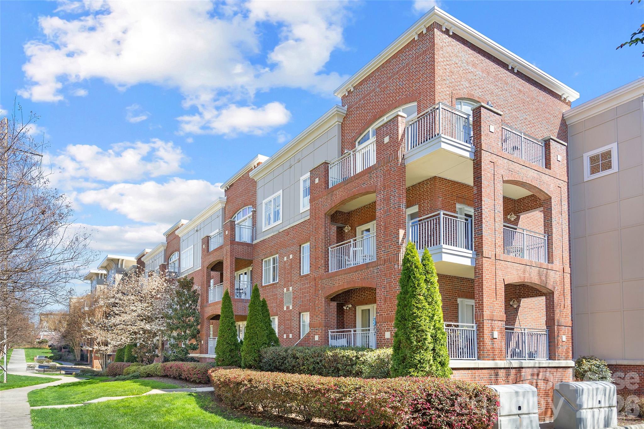 1903 Kenilworth Avenue Unit: 205