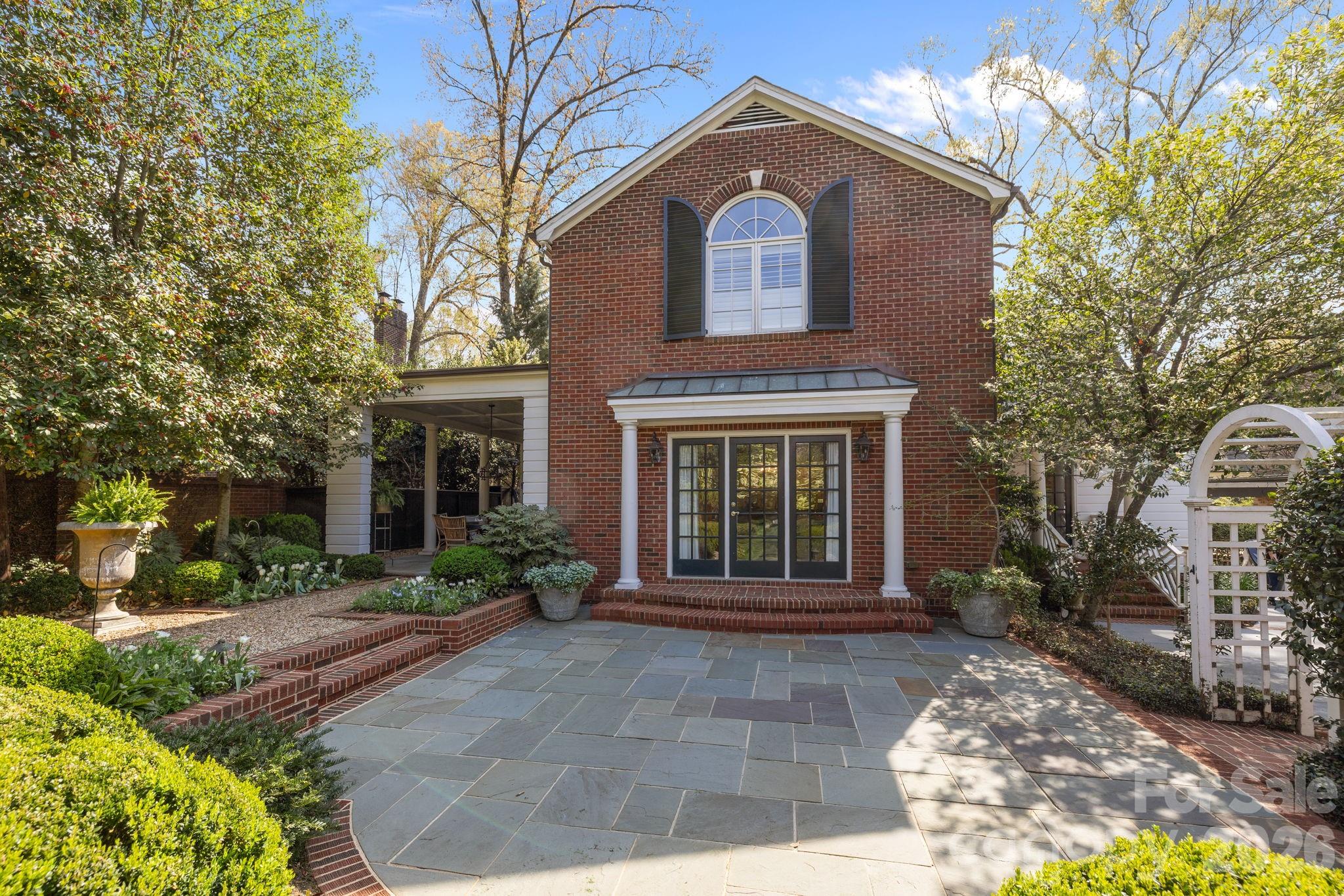 312 Ridgewood Avenue