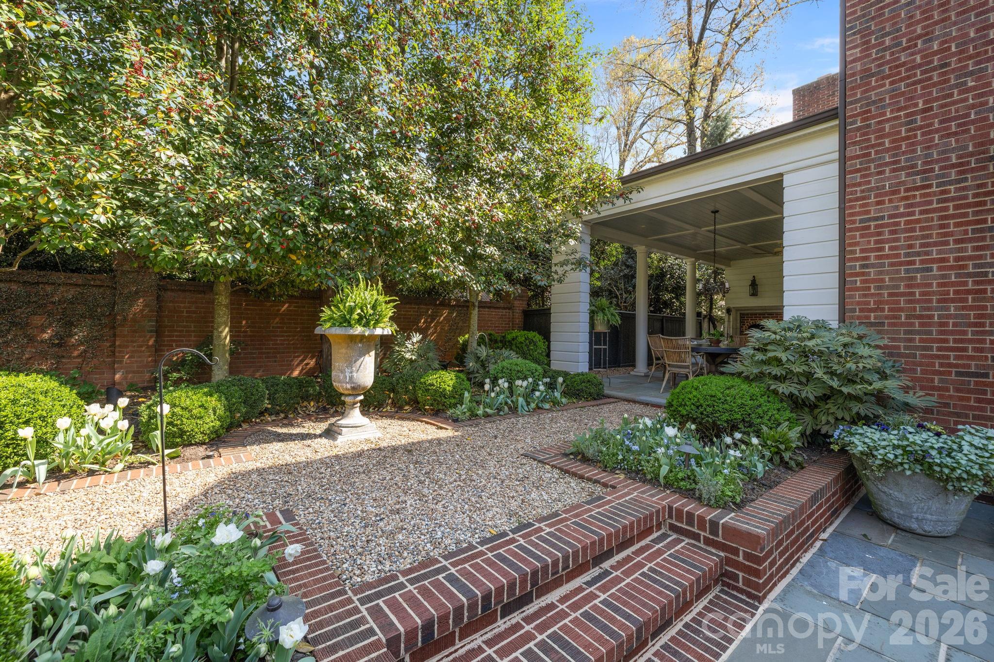 312 Ridgewood Avenue