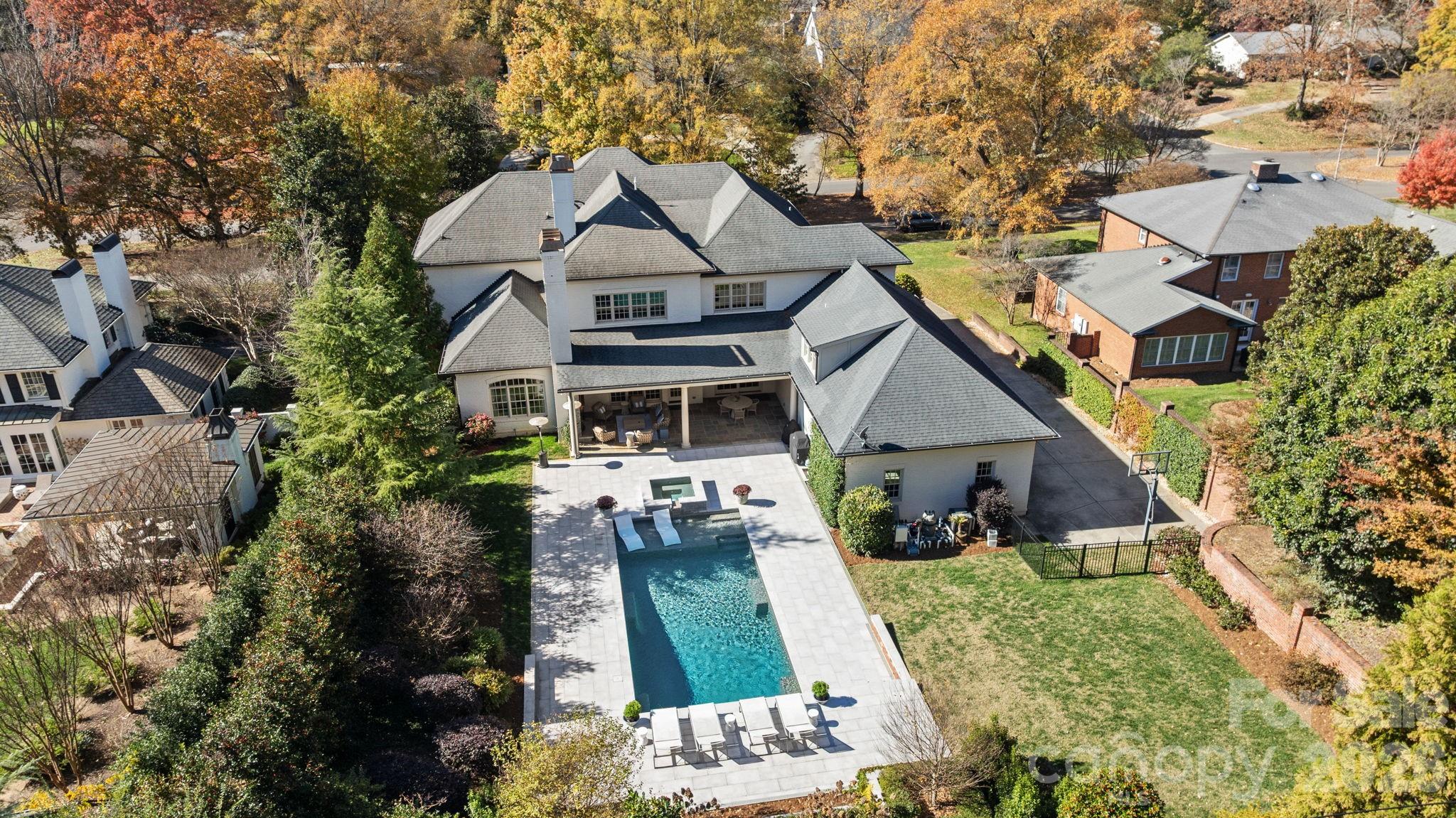 3907 Foxcroft Road