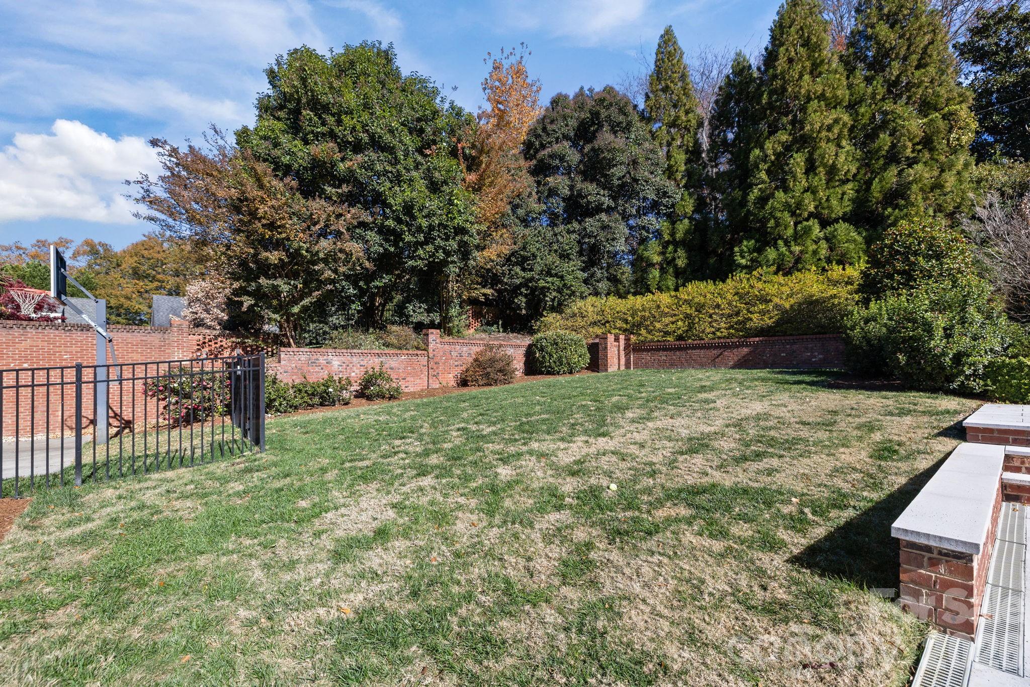 3907 Foxcroft Road