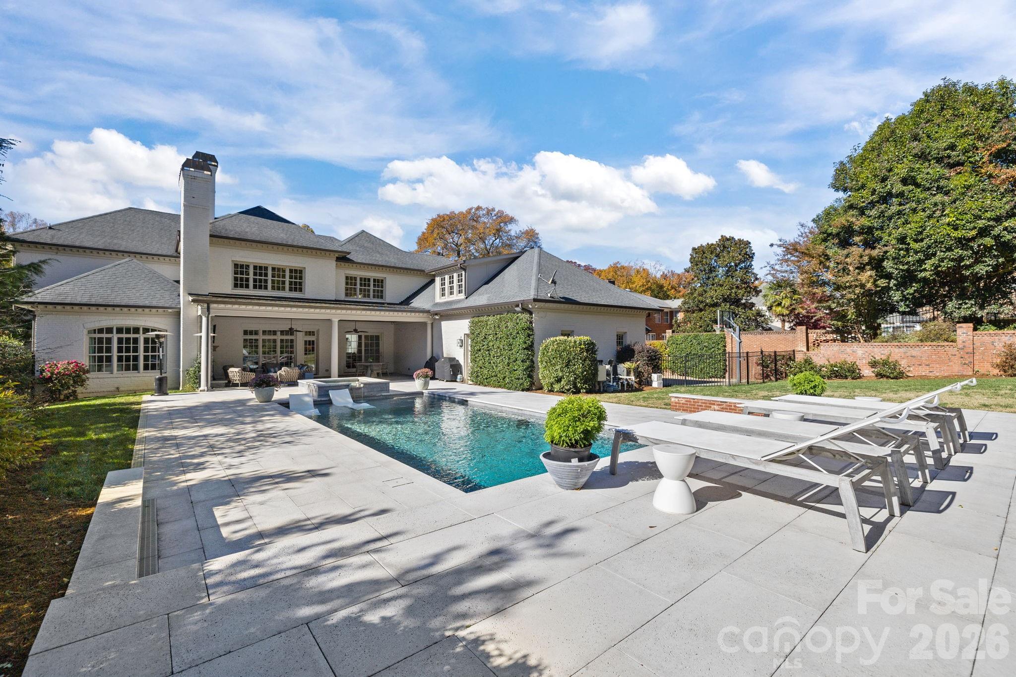 3907 Foxcroft Road