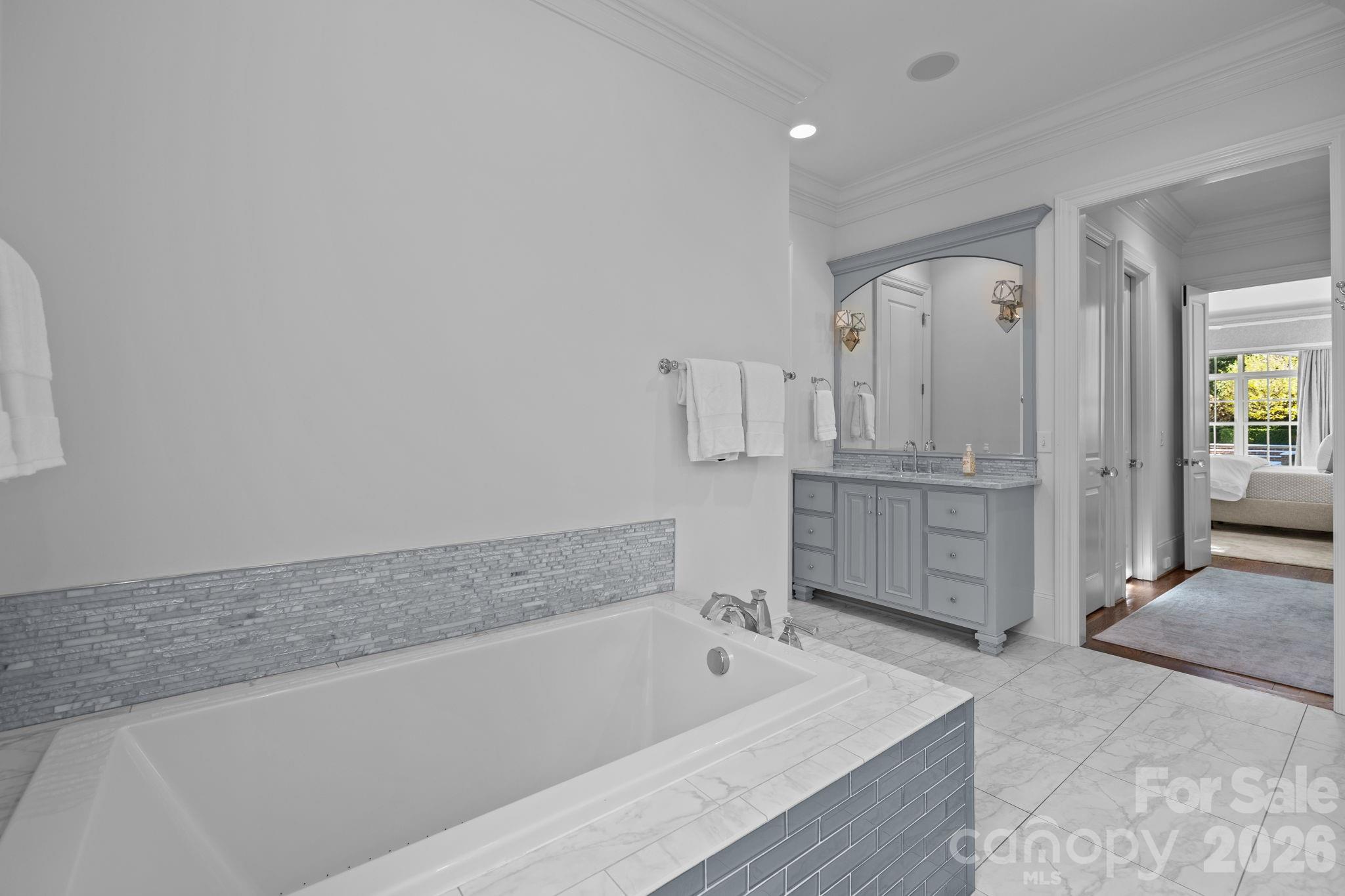 3907 Foxcroft Road