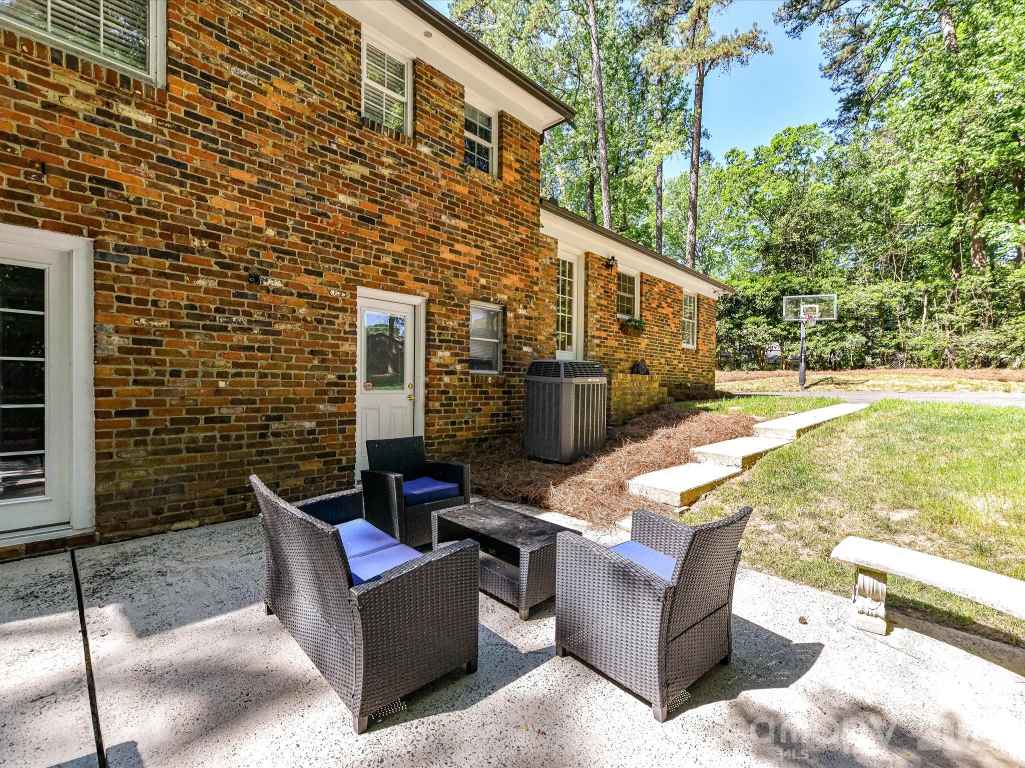 4017 Meadston Lane