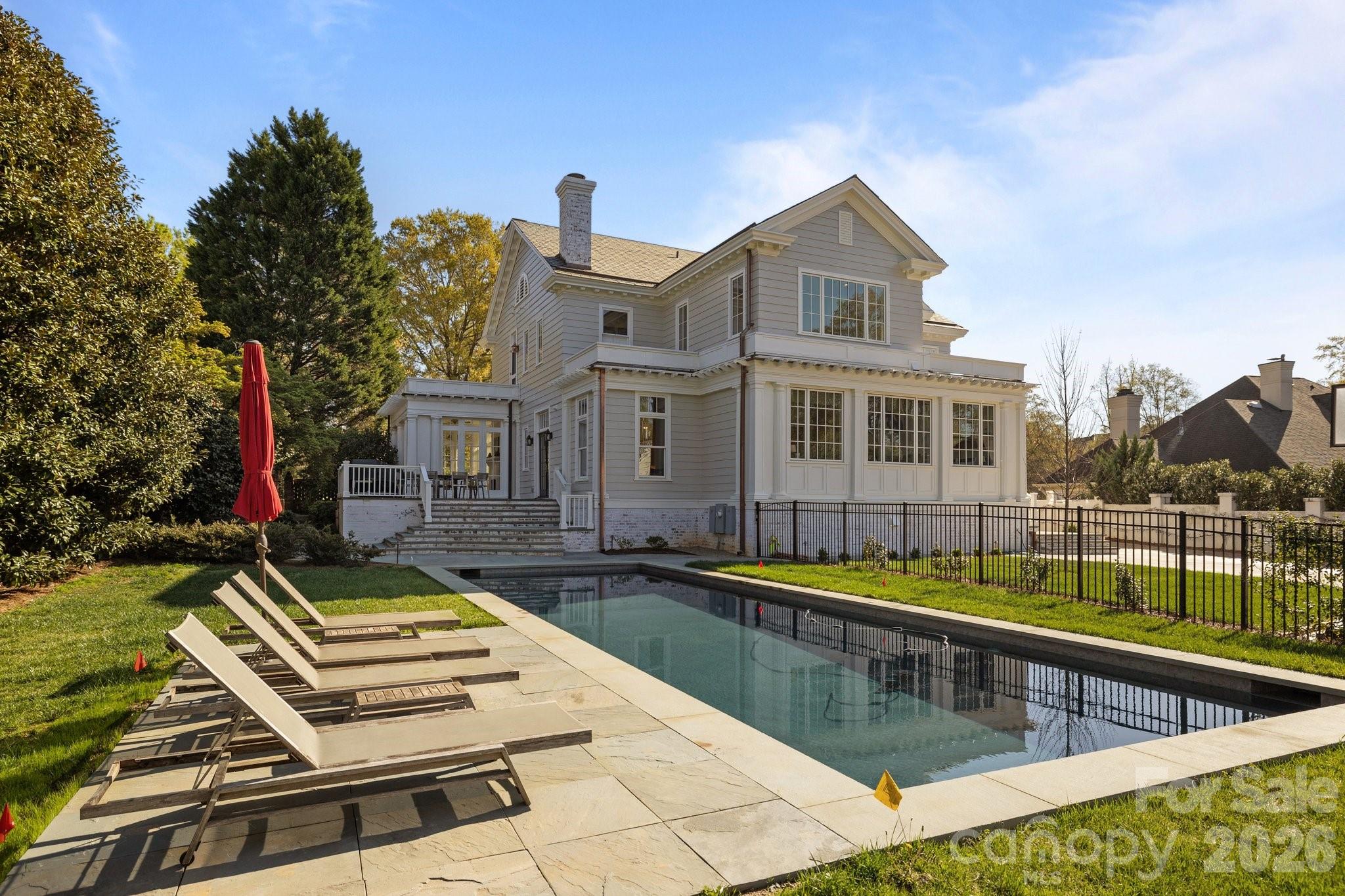 1212 Queens Road