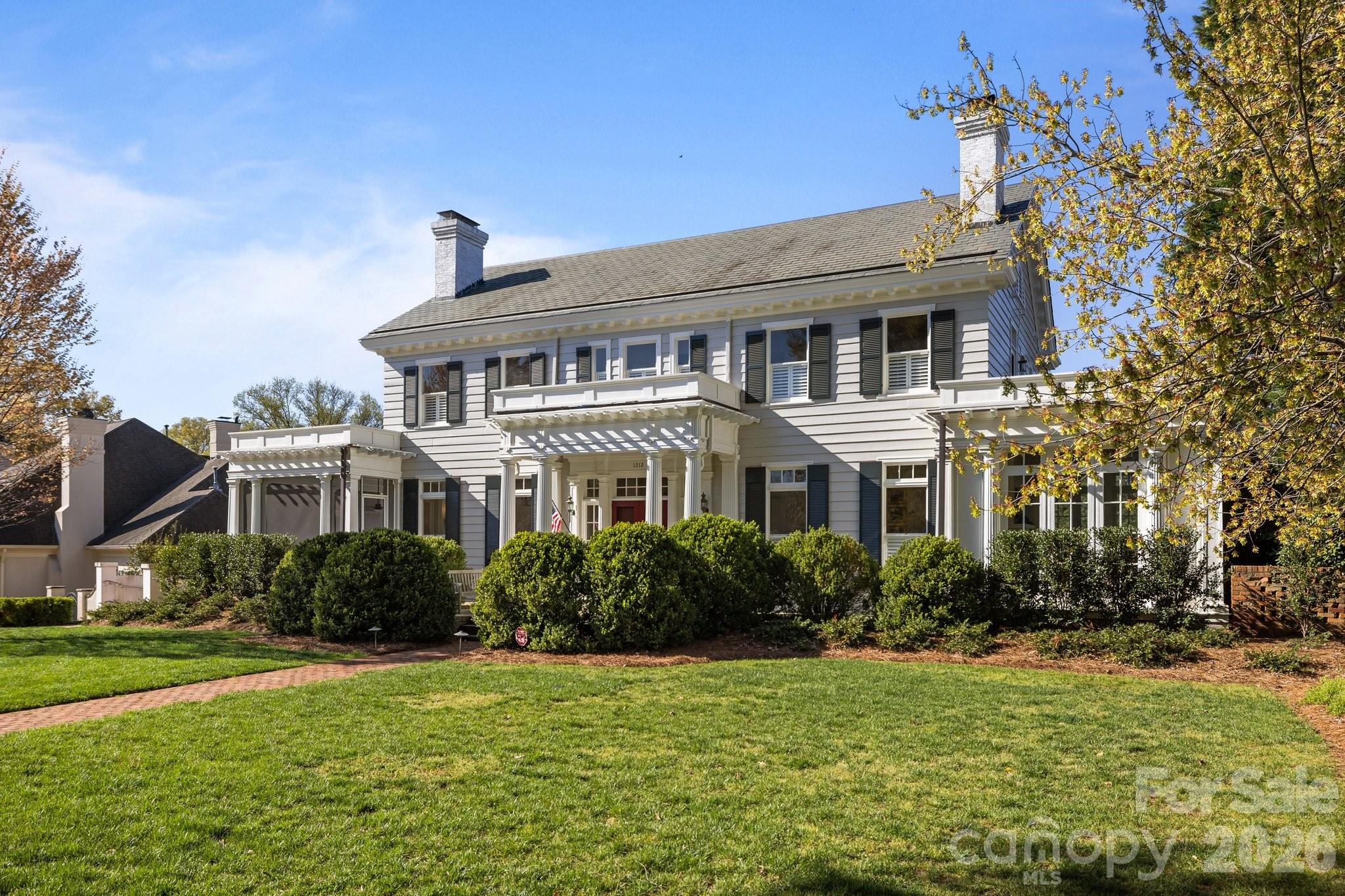 1212 Queens Road