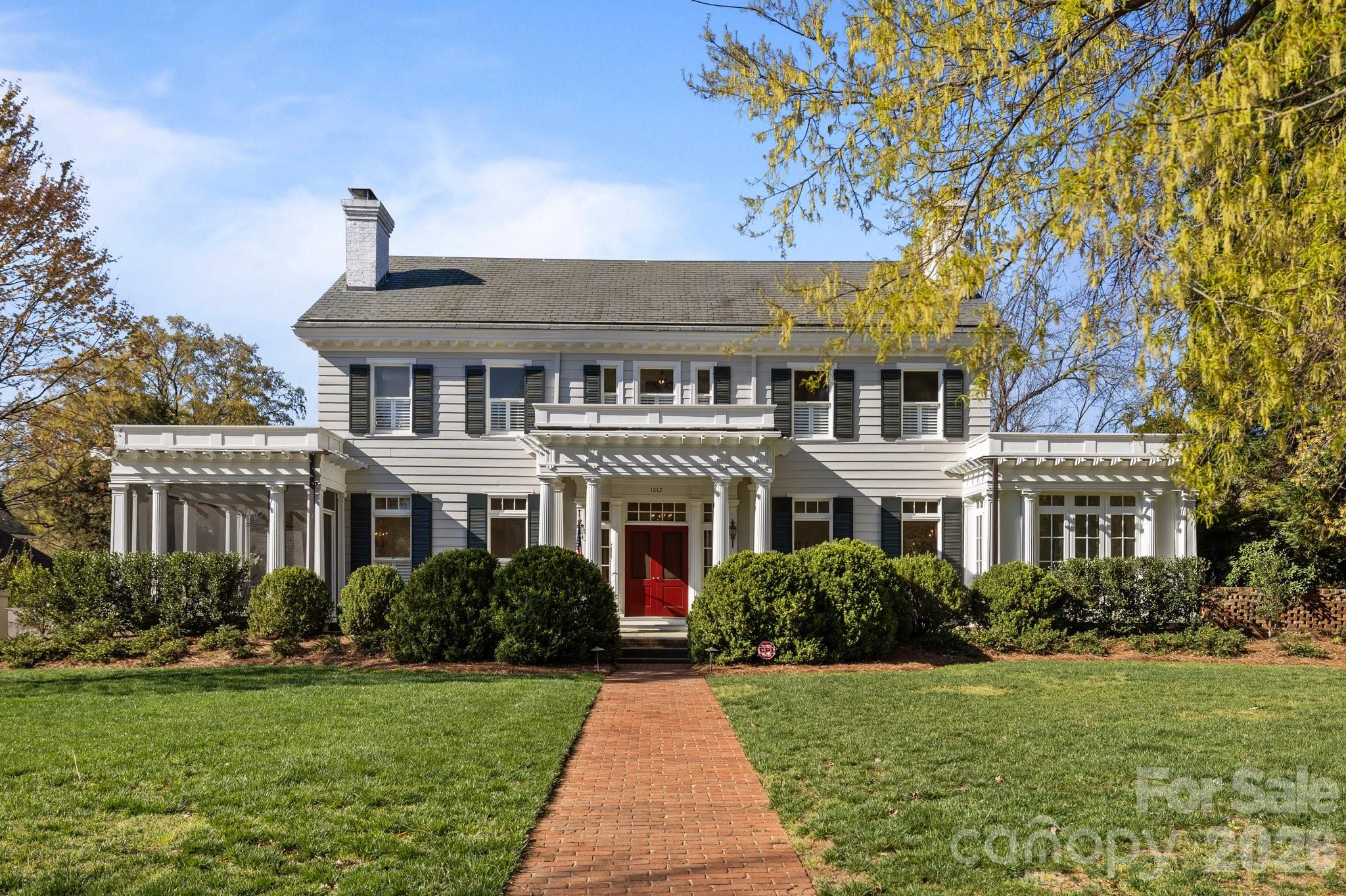 1212 Queens Road