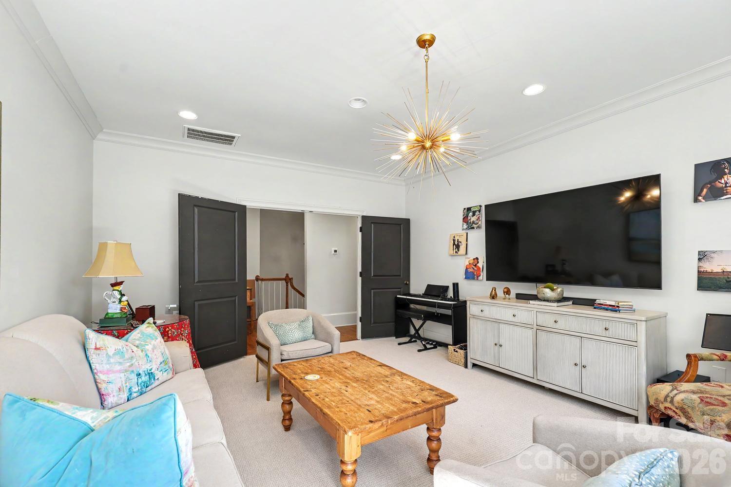 2744 Normandy Road
