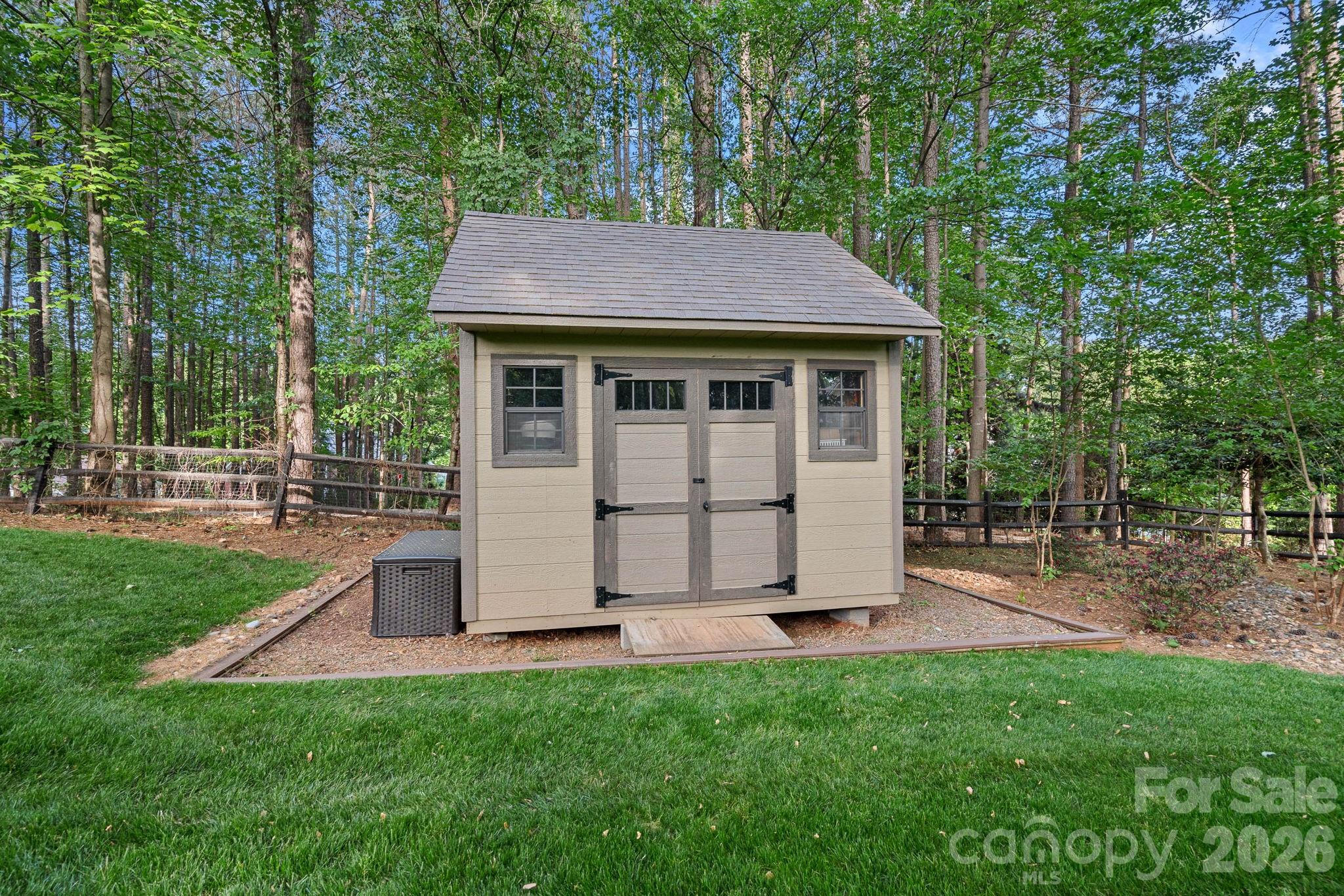 108 Chinook Court