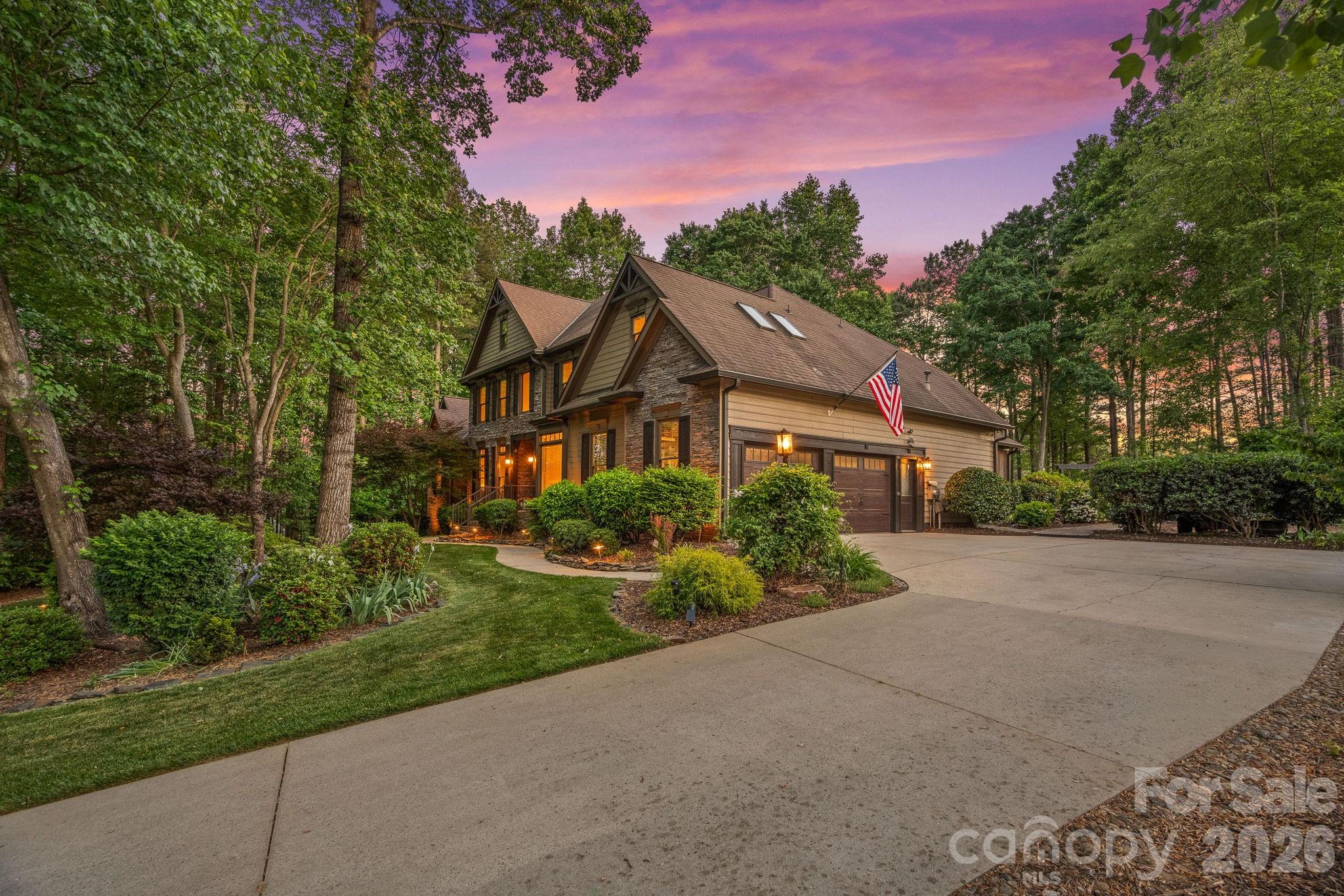 108 Chinook Court