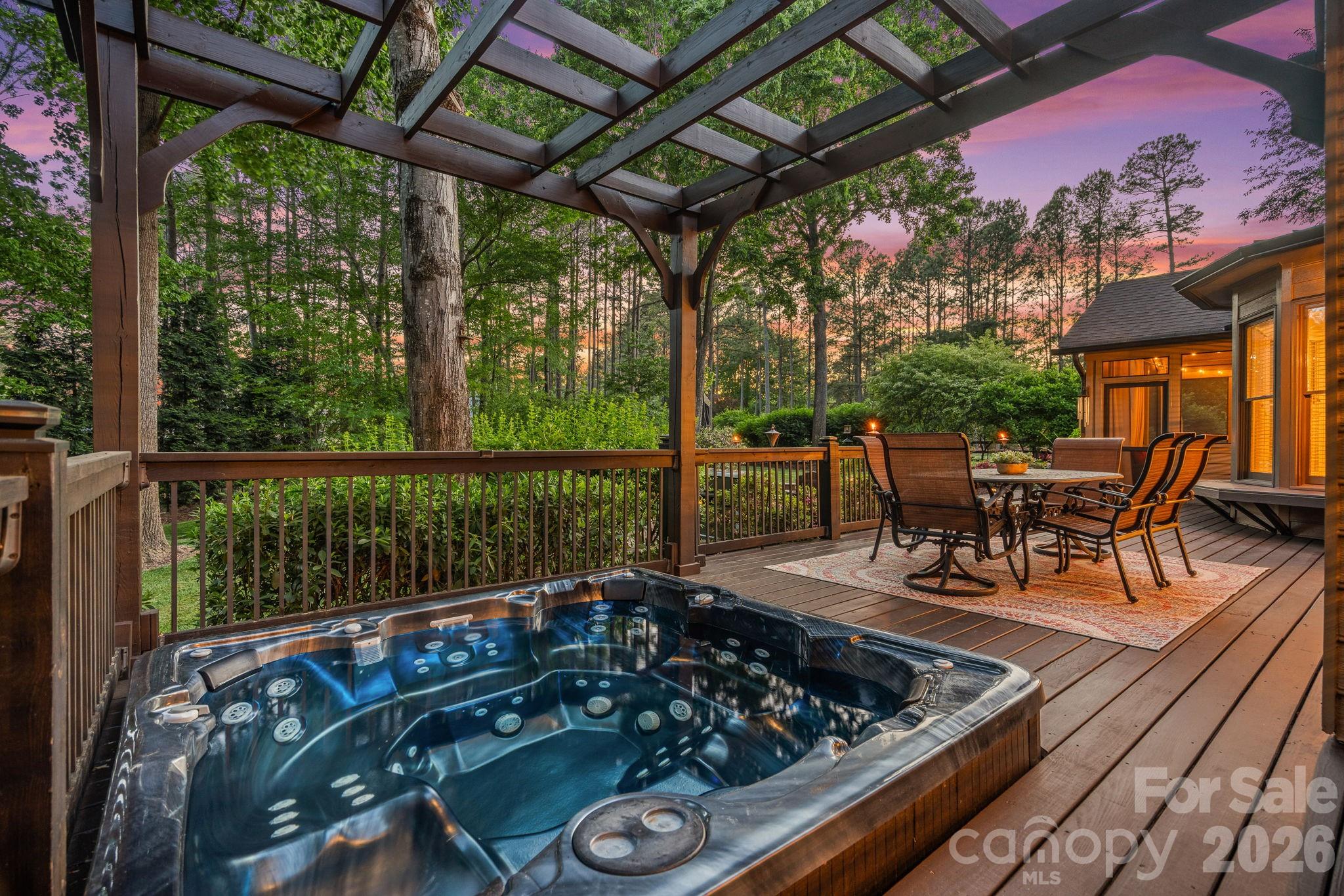 108 Chinook Court