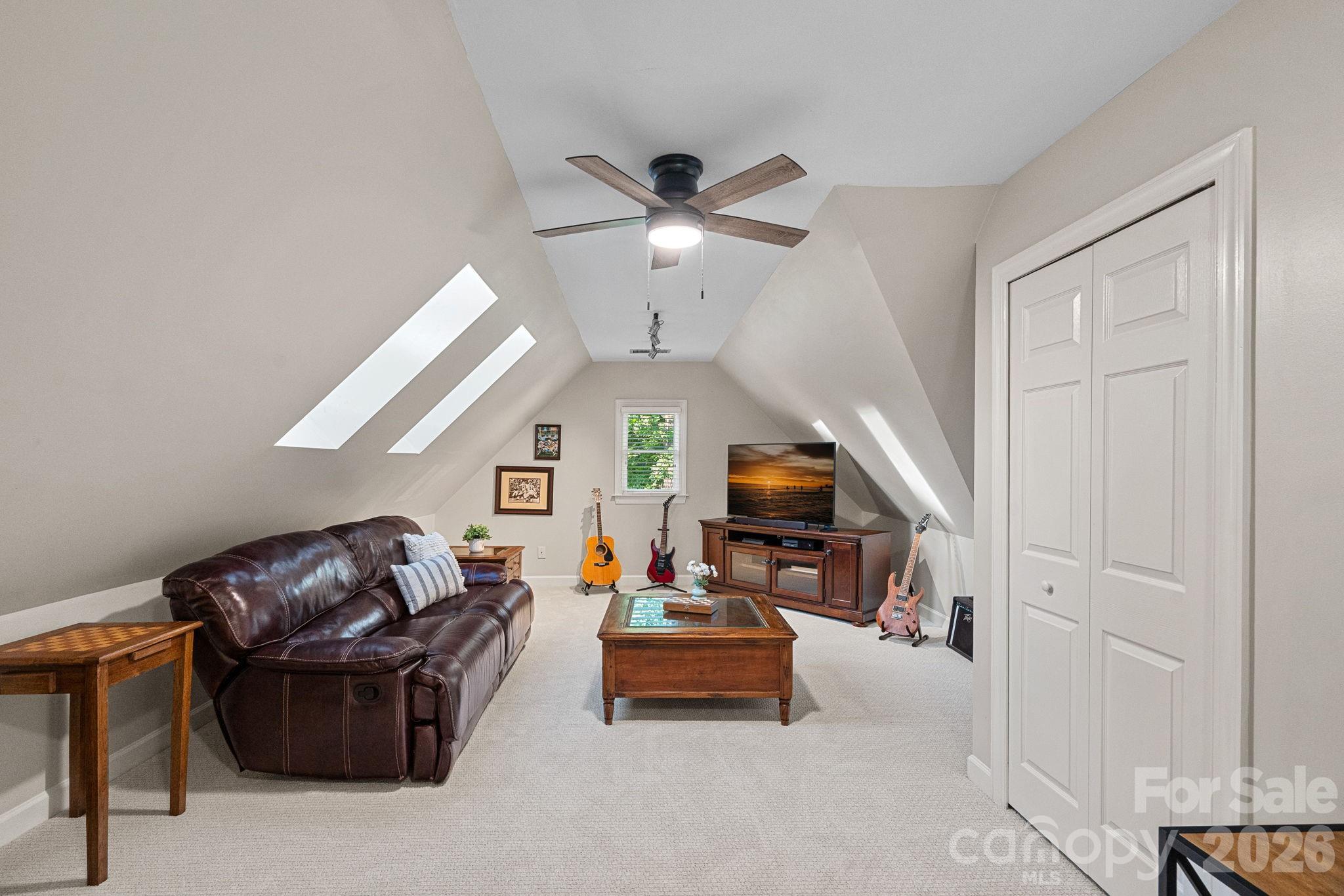 108 Chinook Court