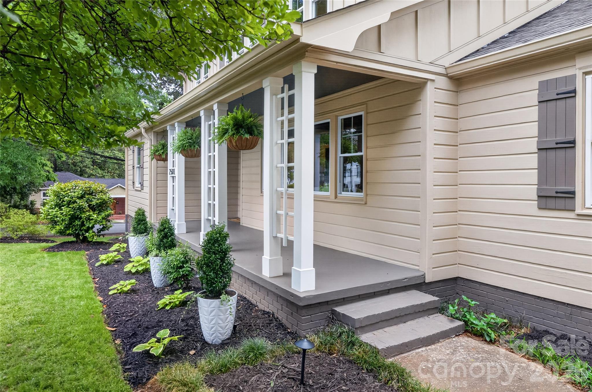 2501 Runnymede Lane