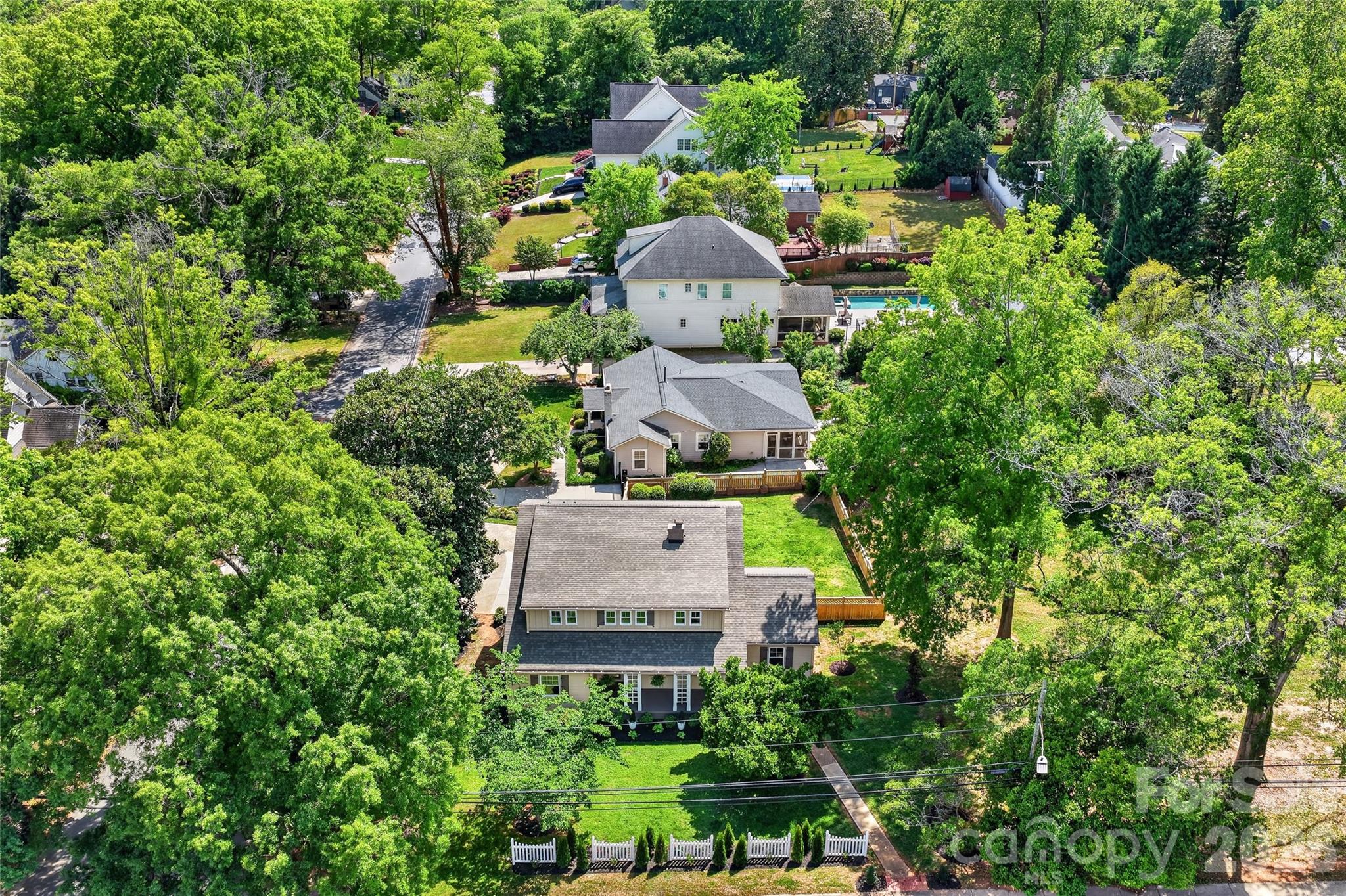 2501 Runnymede Lane