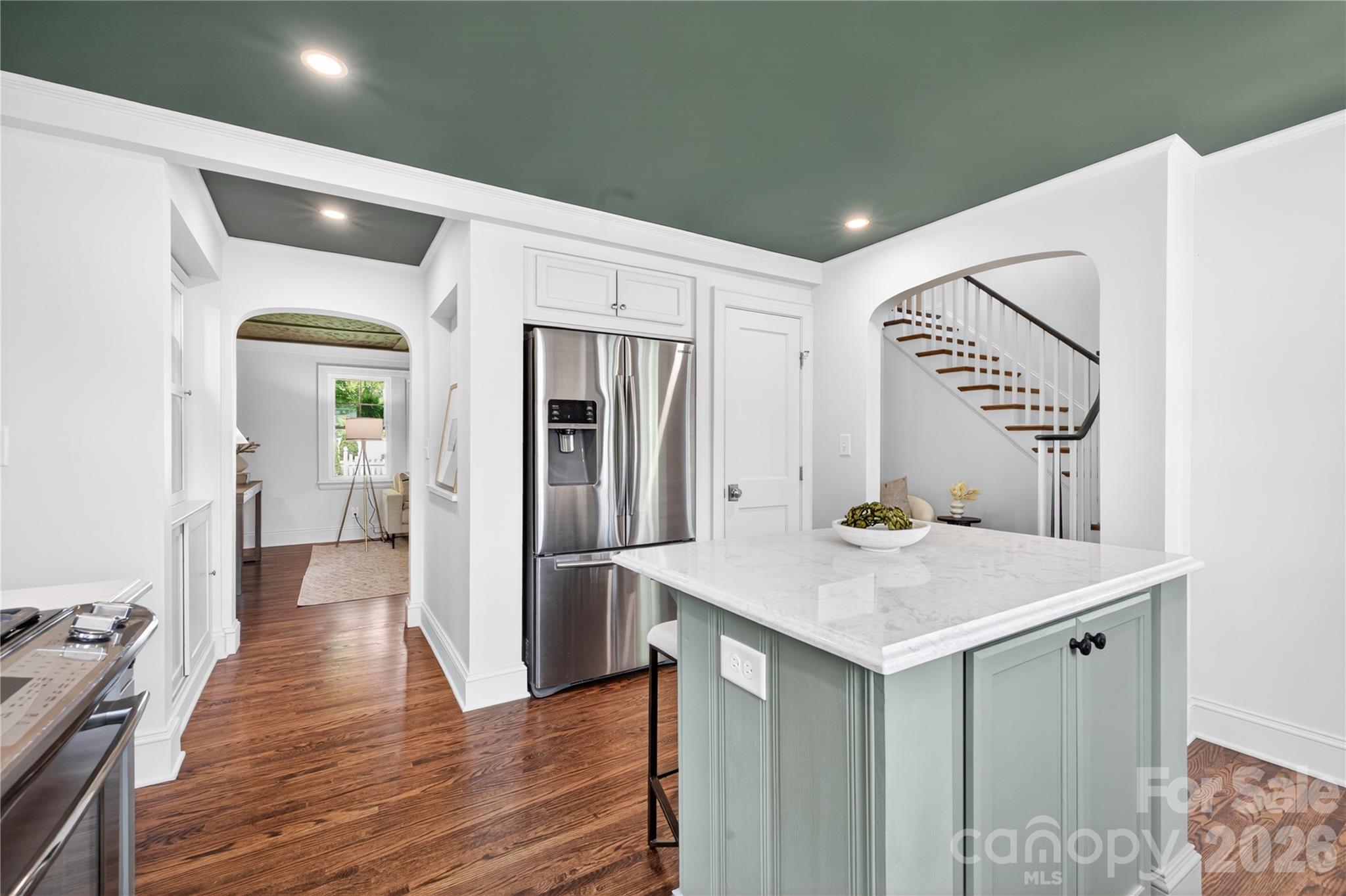 2501 Runnymede Lane