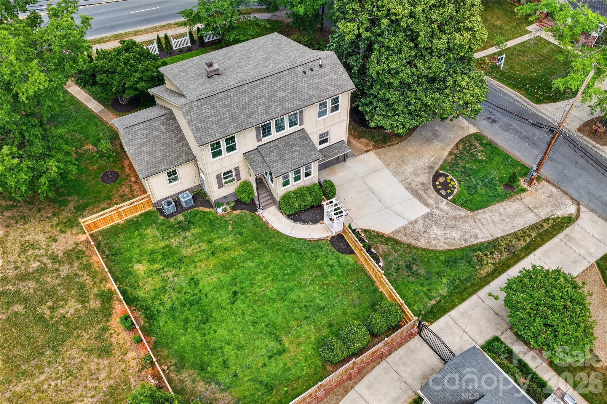 2501 Runnymede Lane