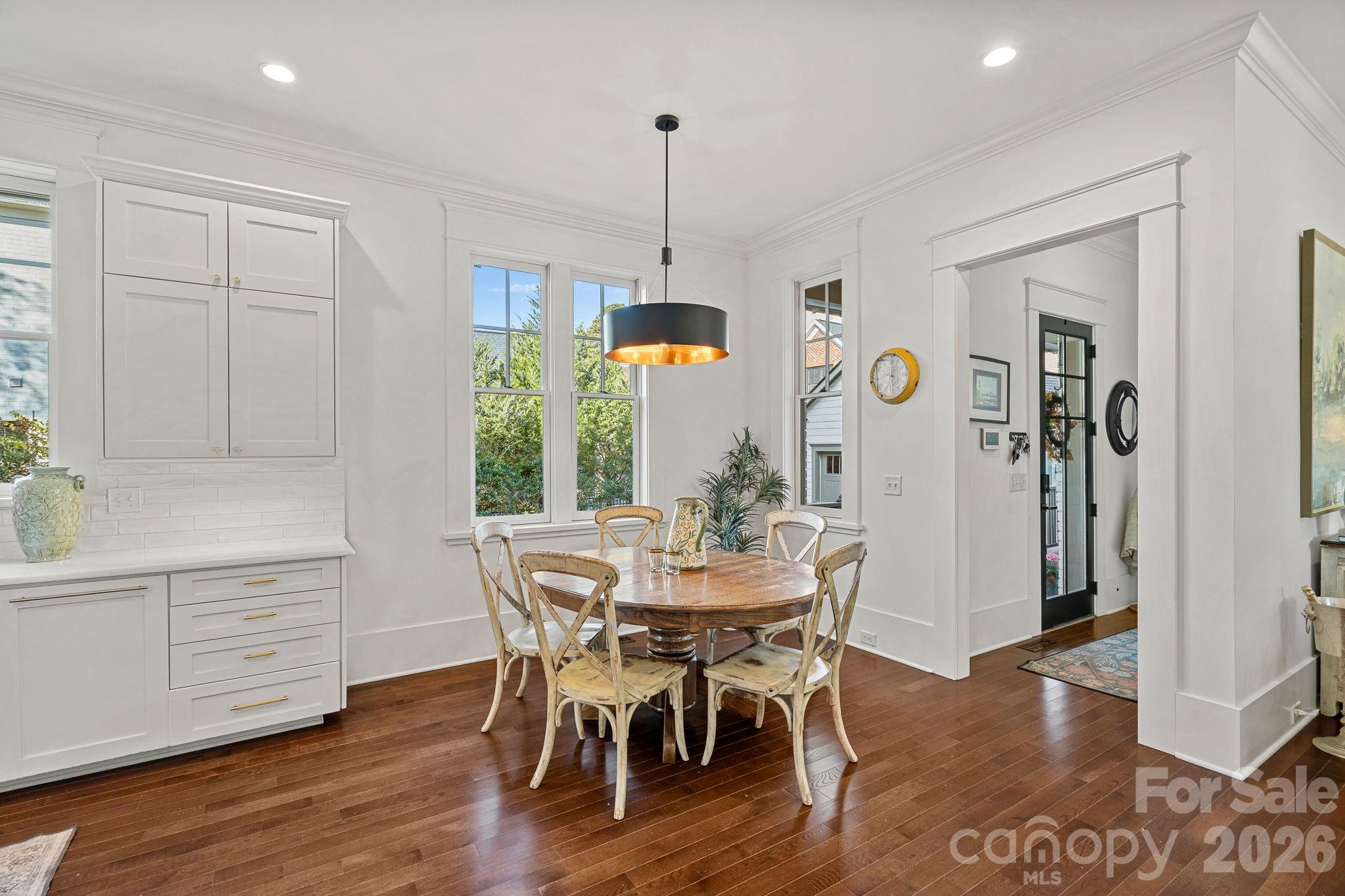 206 Meadowbrook Road