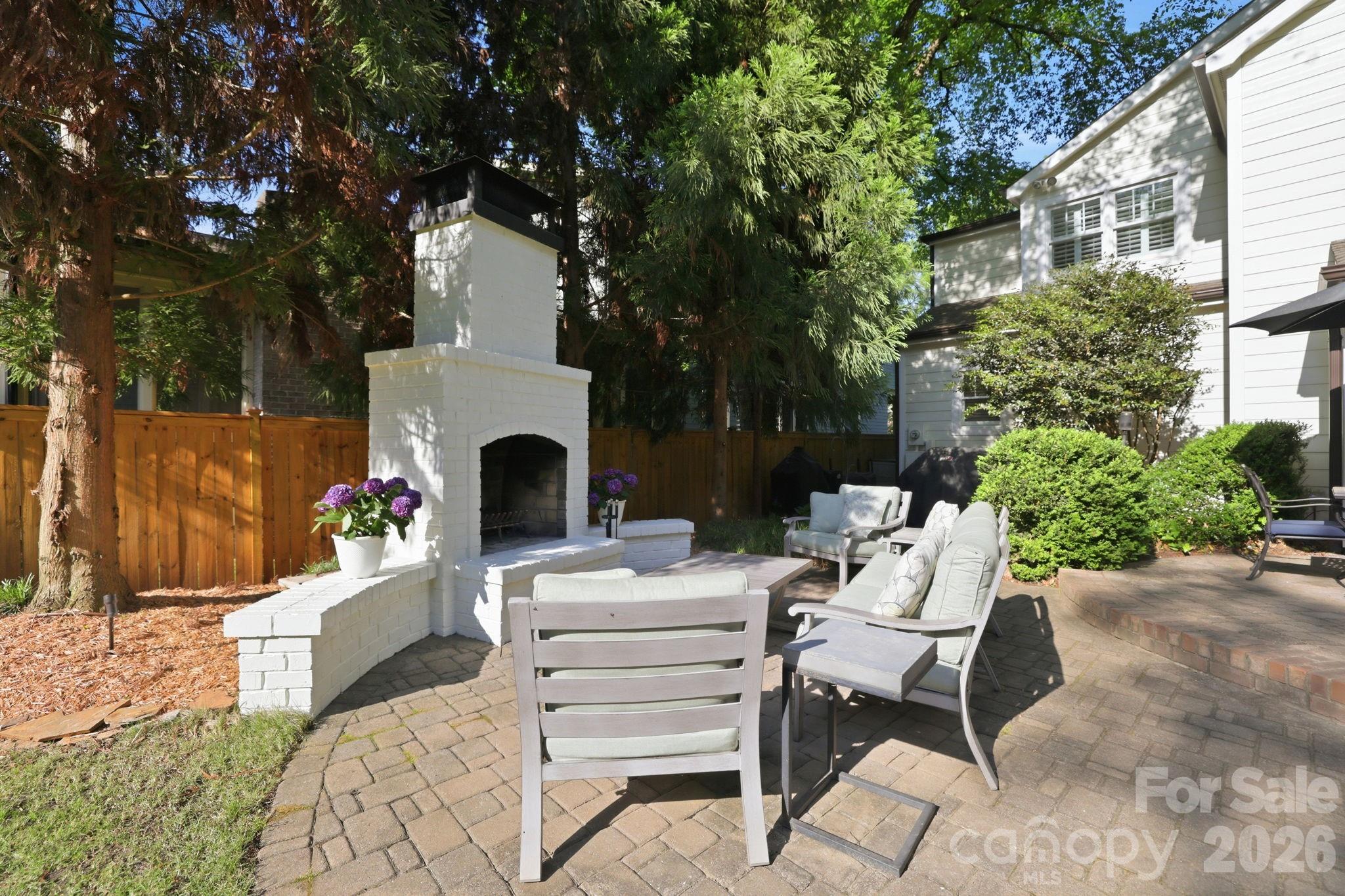 2927 Somerset Drive