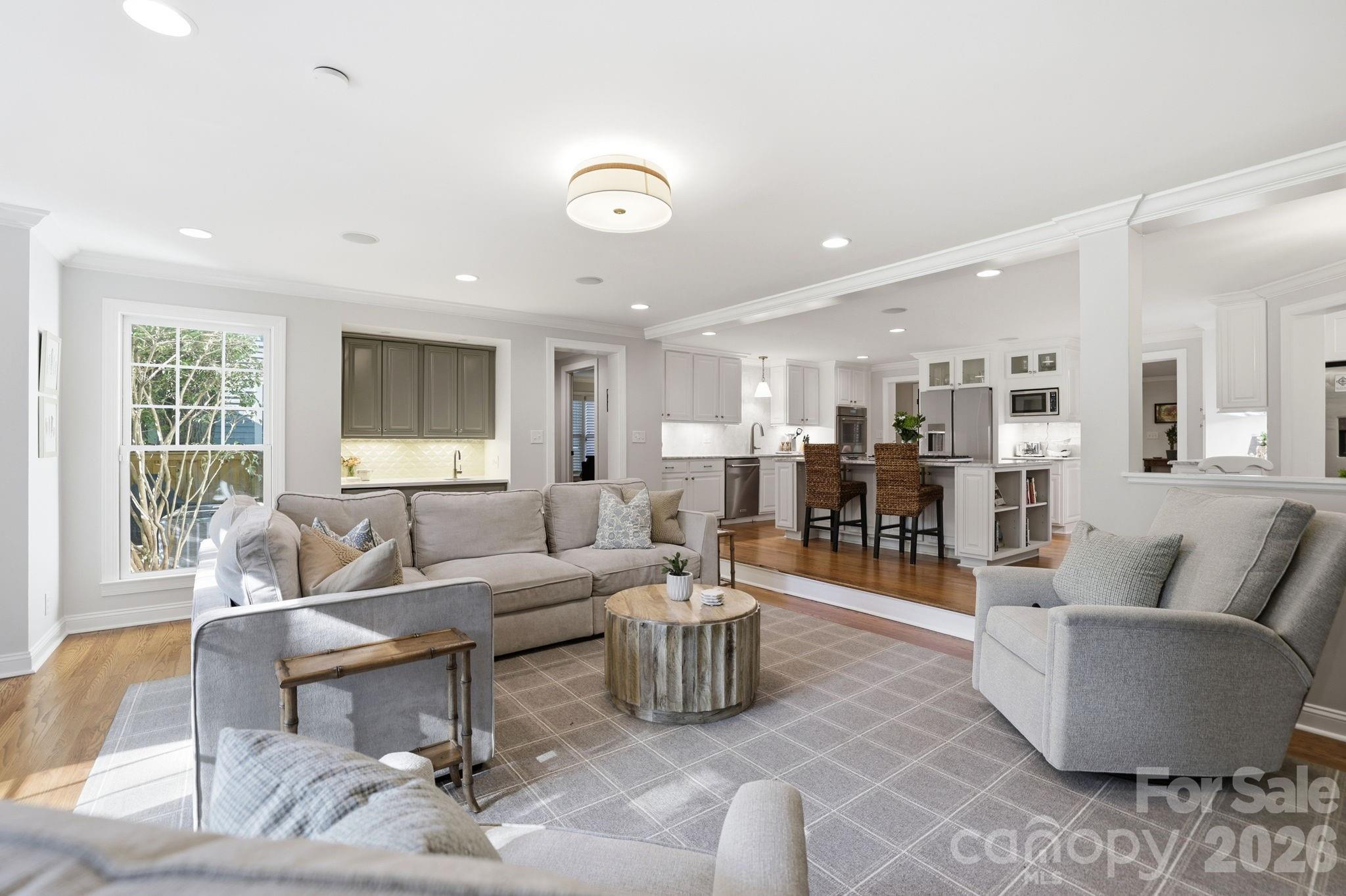 2927 Somerset Drive