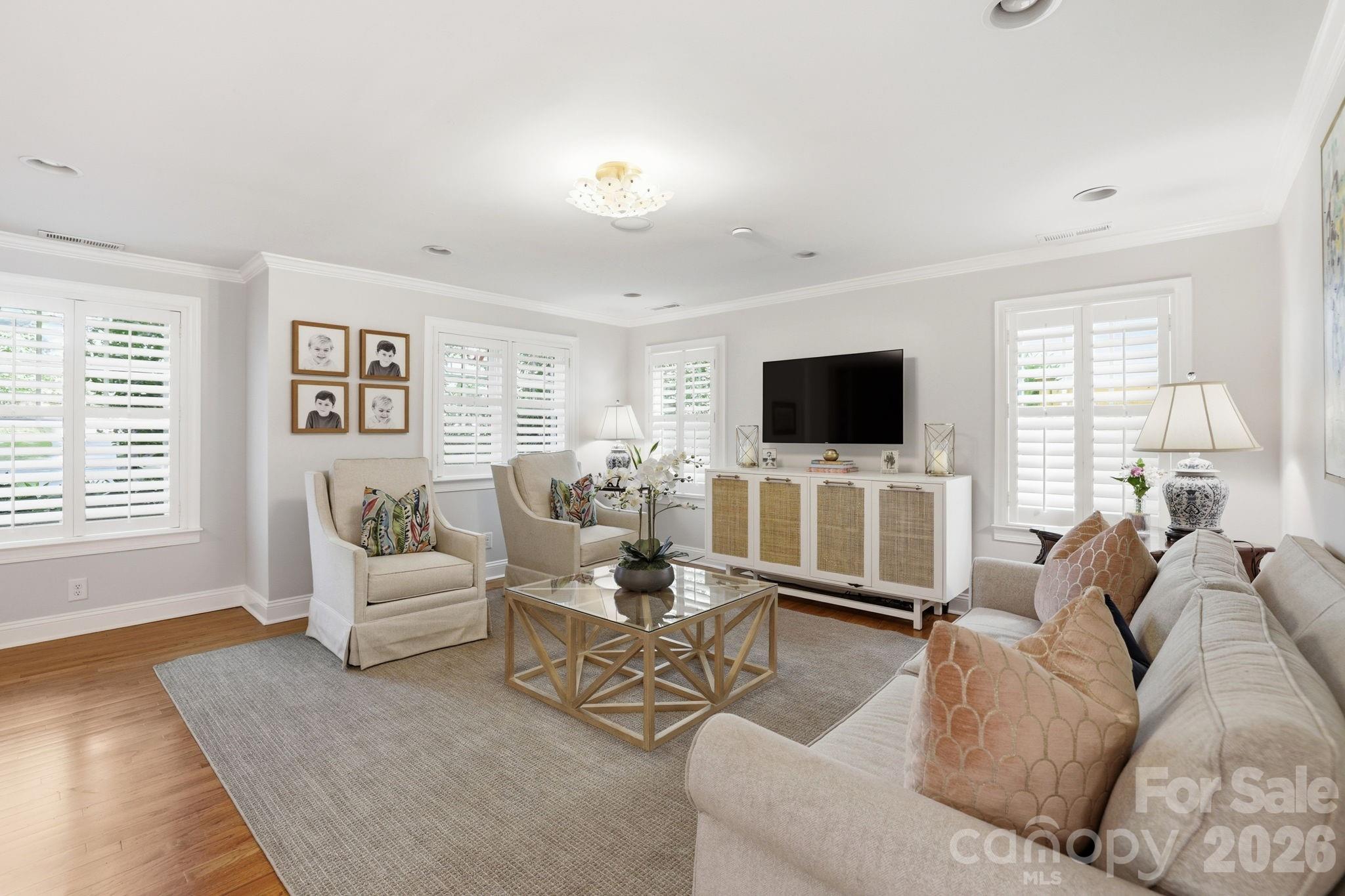 2927 Somerset Drive