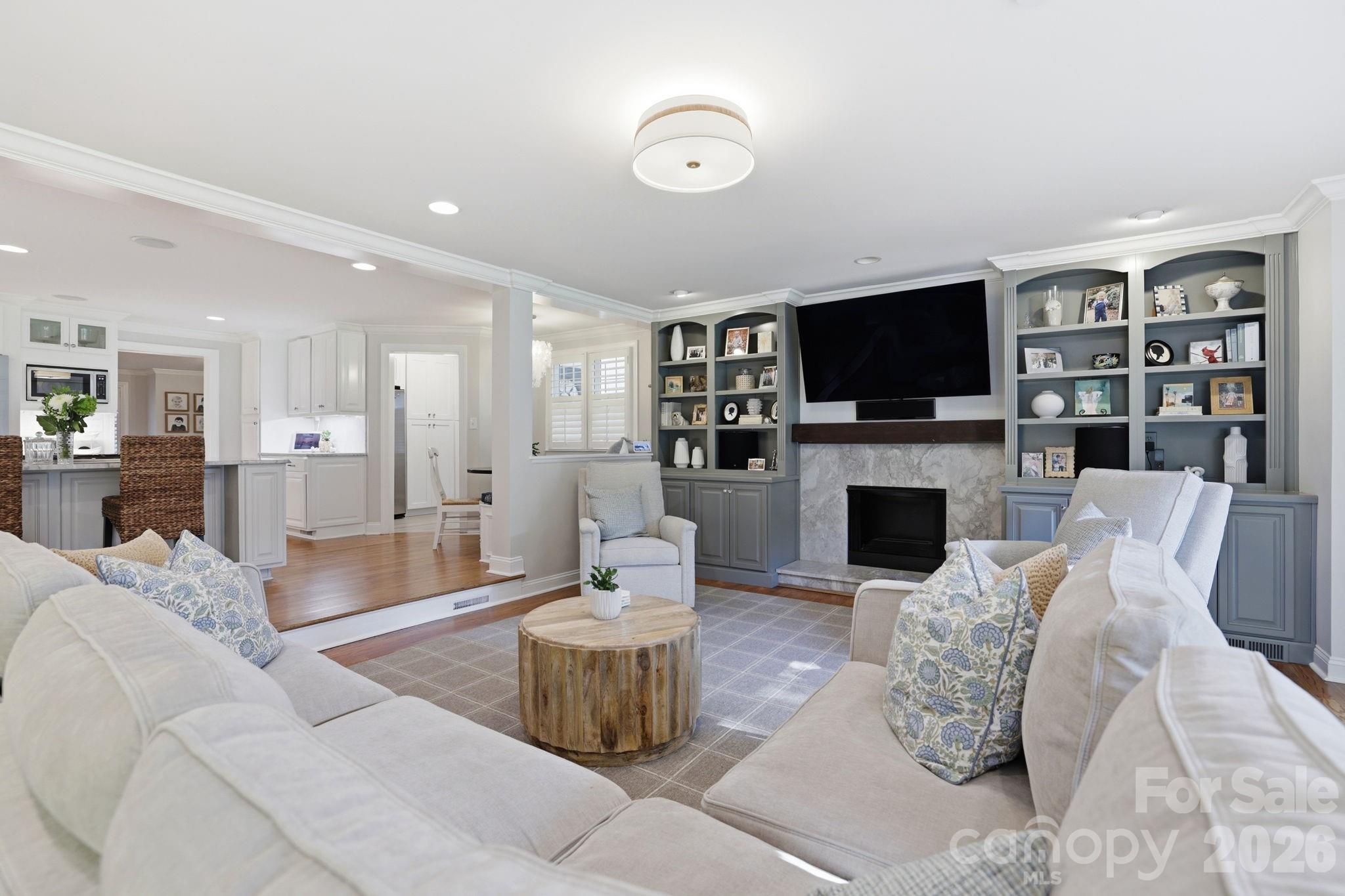2927 Somerset Drive