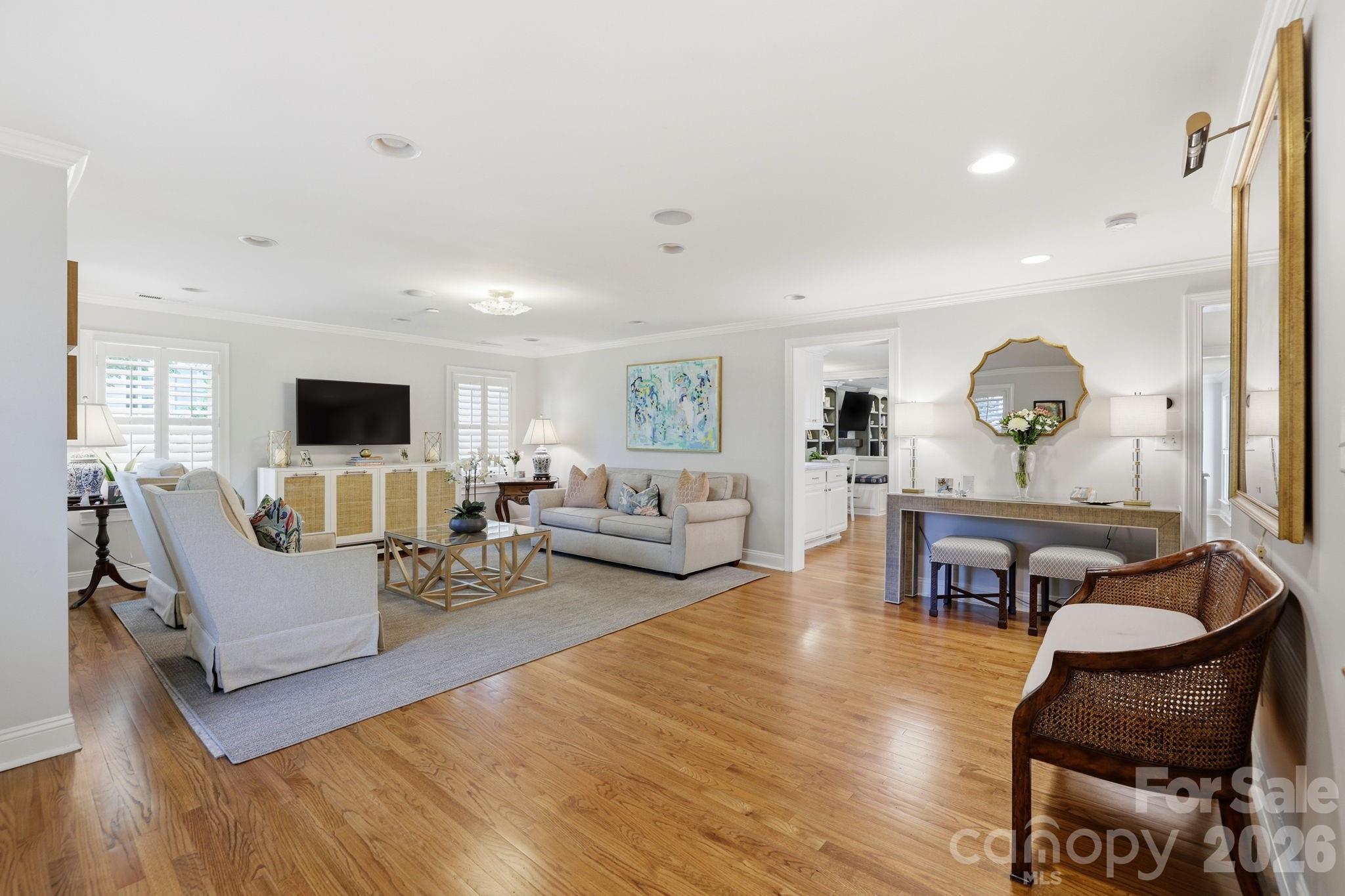 2927 Somerset Drive