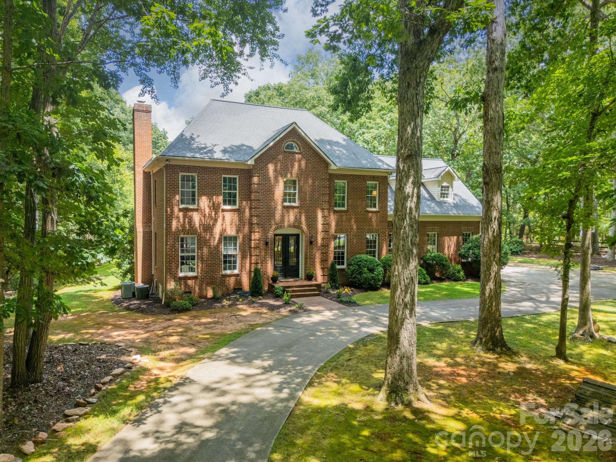 3307 Sandalwood Lane