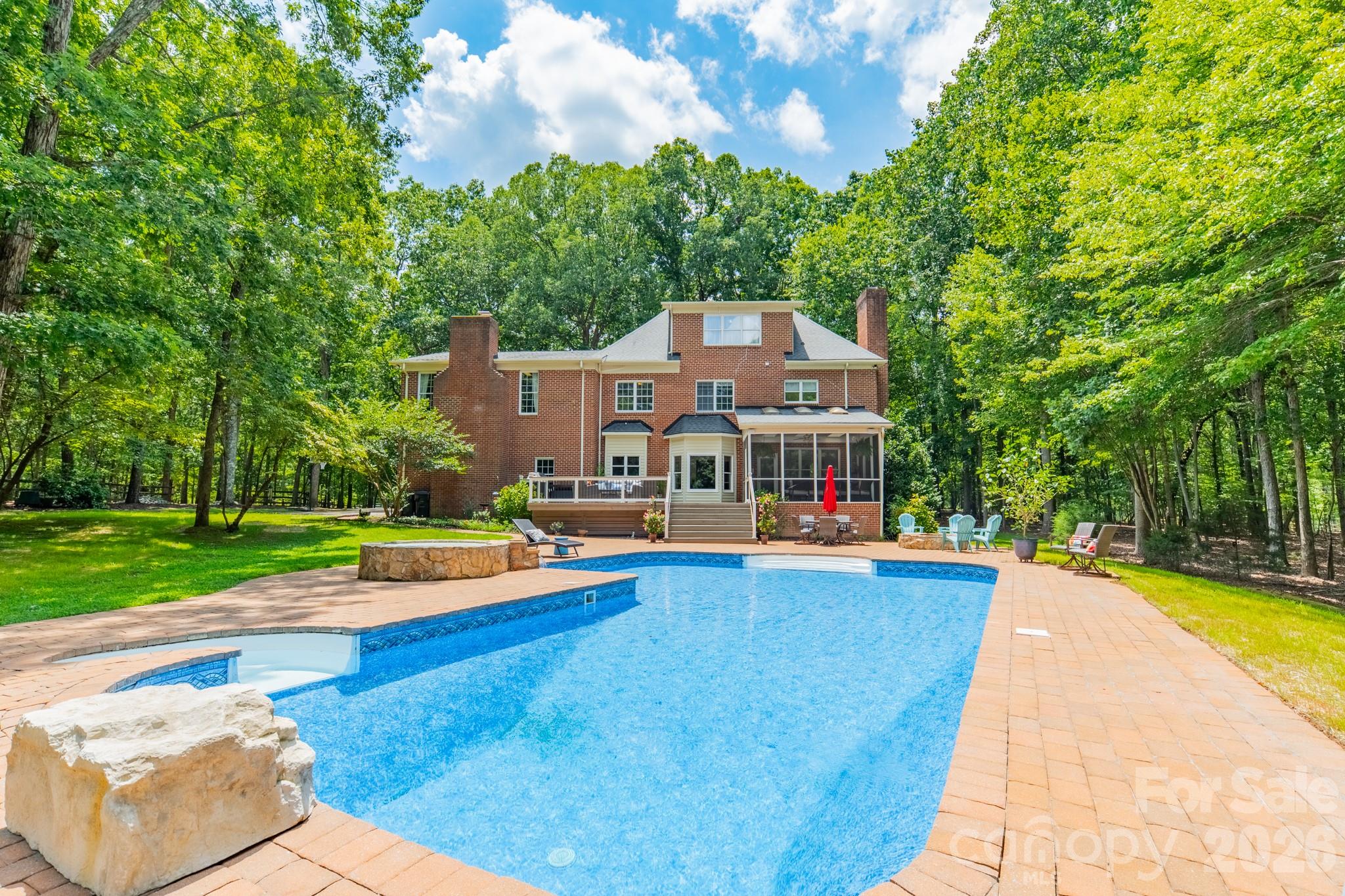 3307 Sandalwood Lane