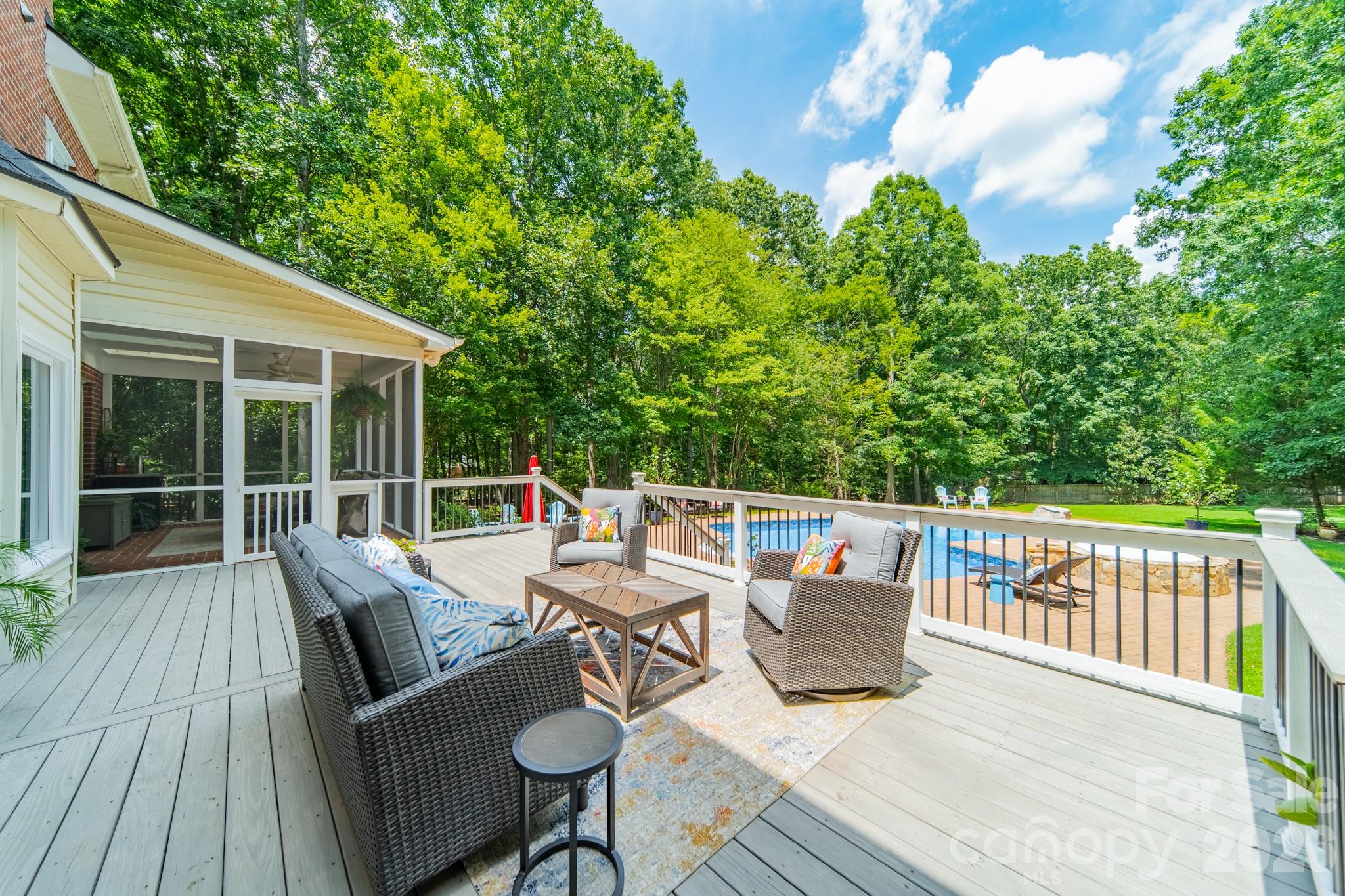 3307 Sandalwood Lane