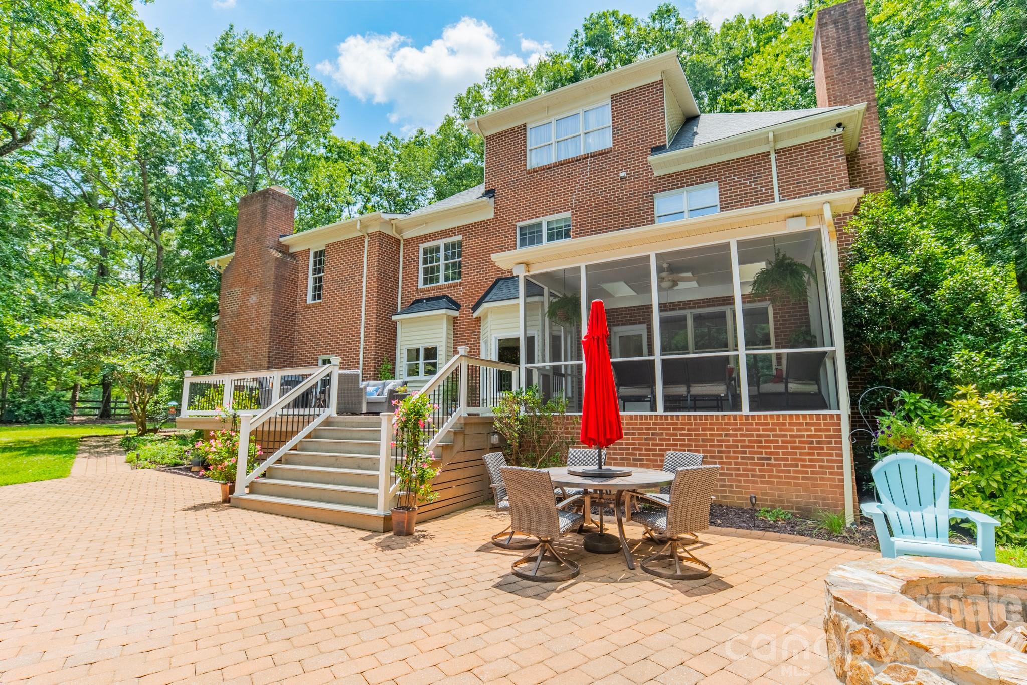 3307 Sandalwood Lane