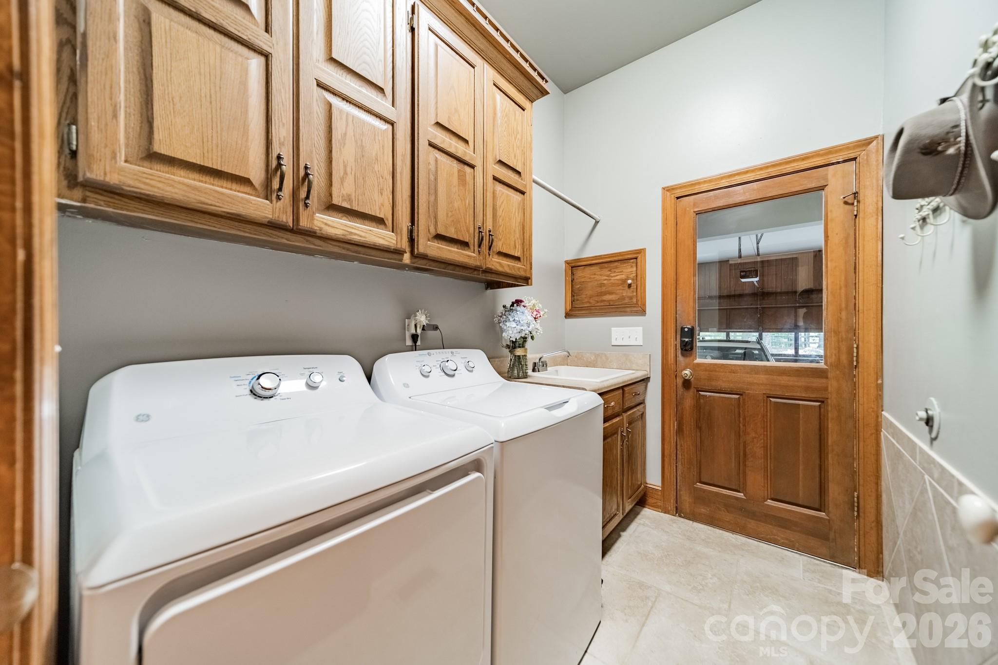 3307 Sandalwood Lane