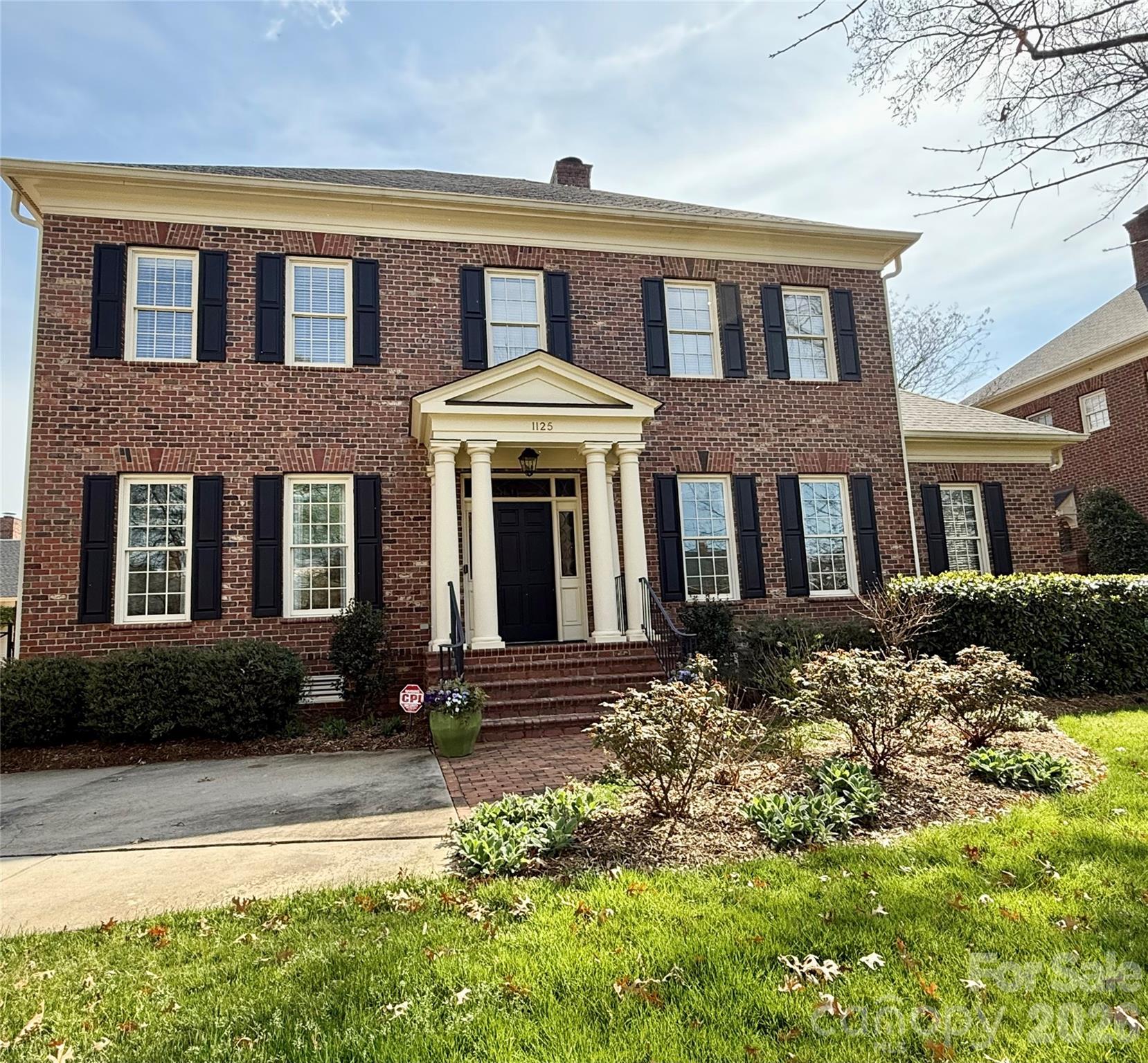 1125 S Kings Drive