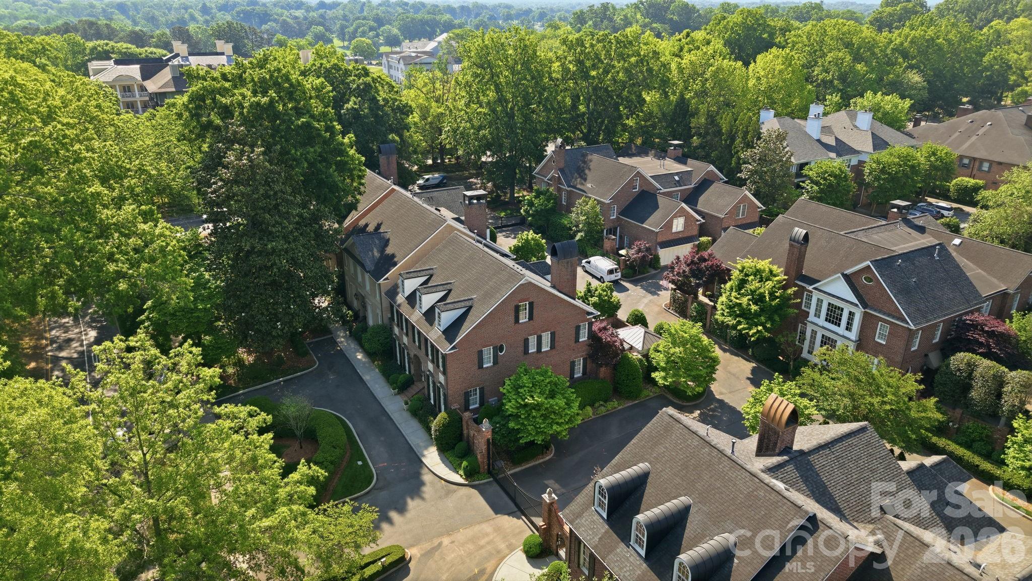 2044 Queens Road W