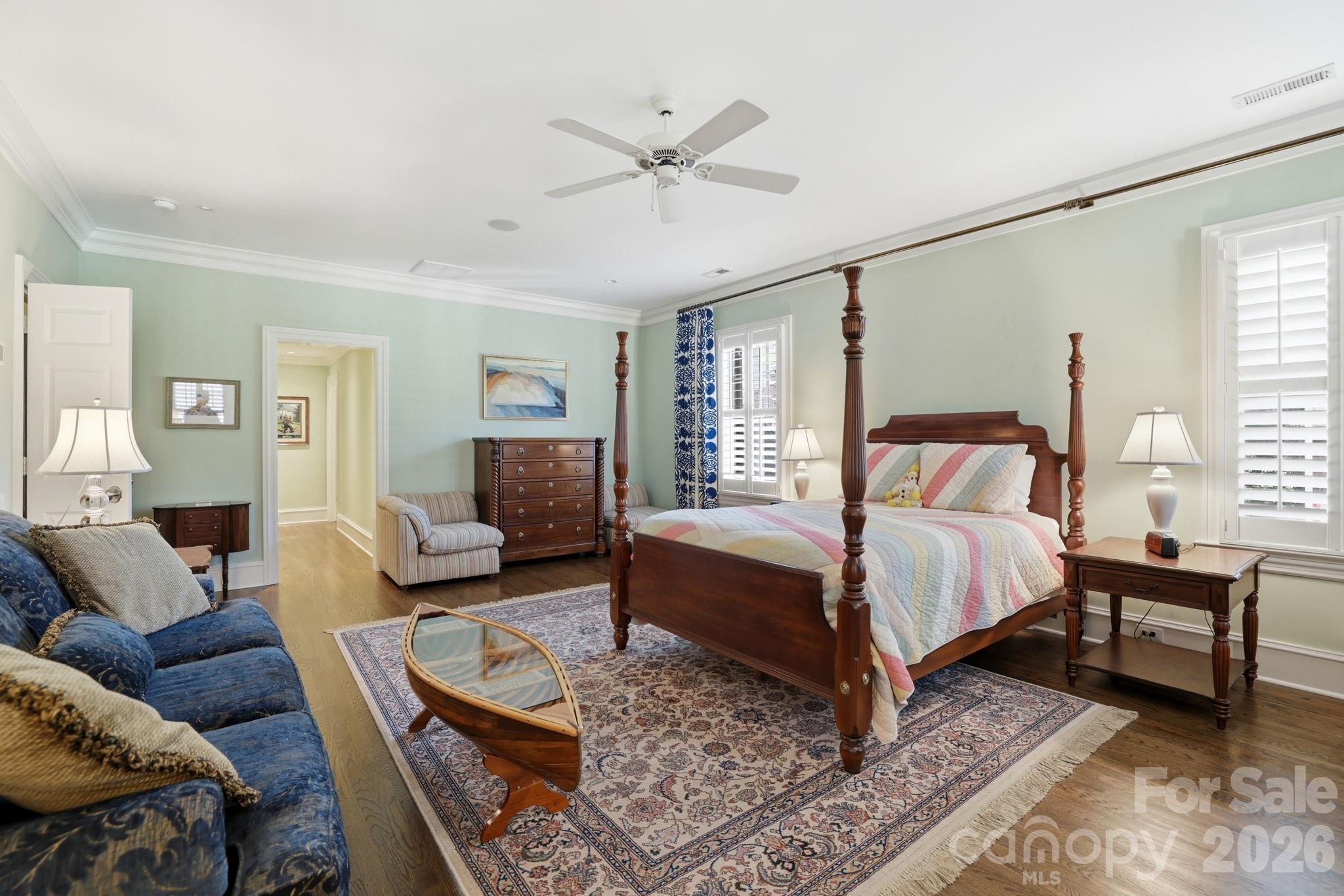 2044 Queens Road W