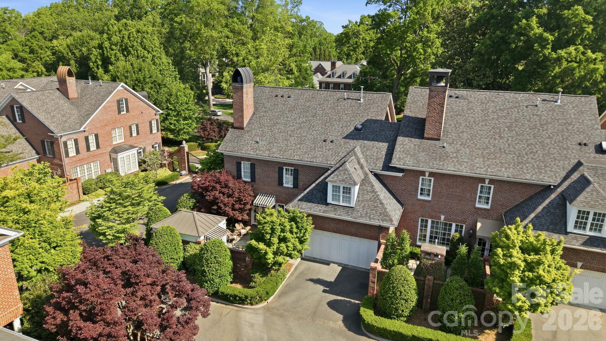 2044 Queens Road W