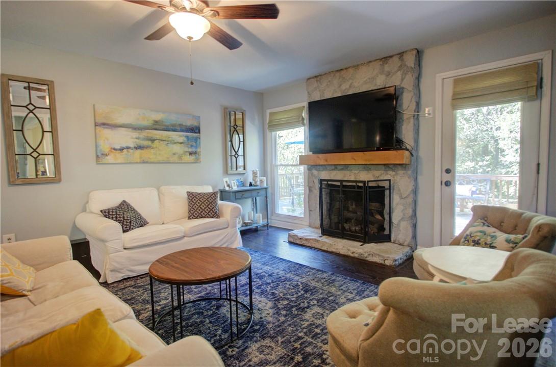 3806 Bridgewood Lane