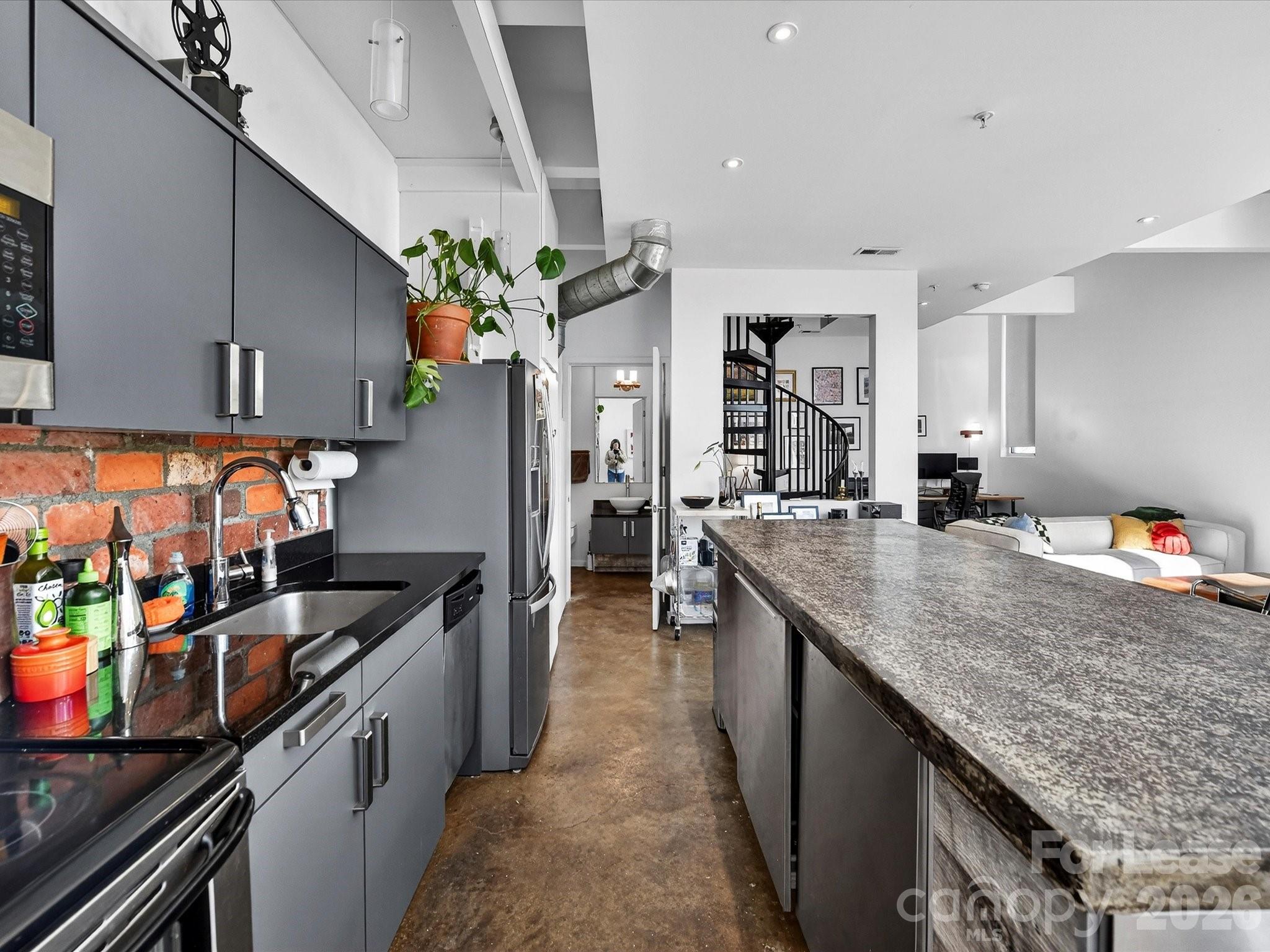 3123 N Davidson Street Unit: 201