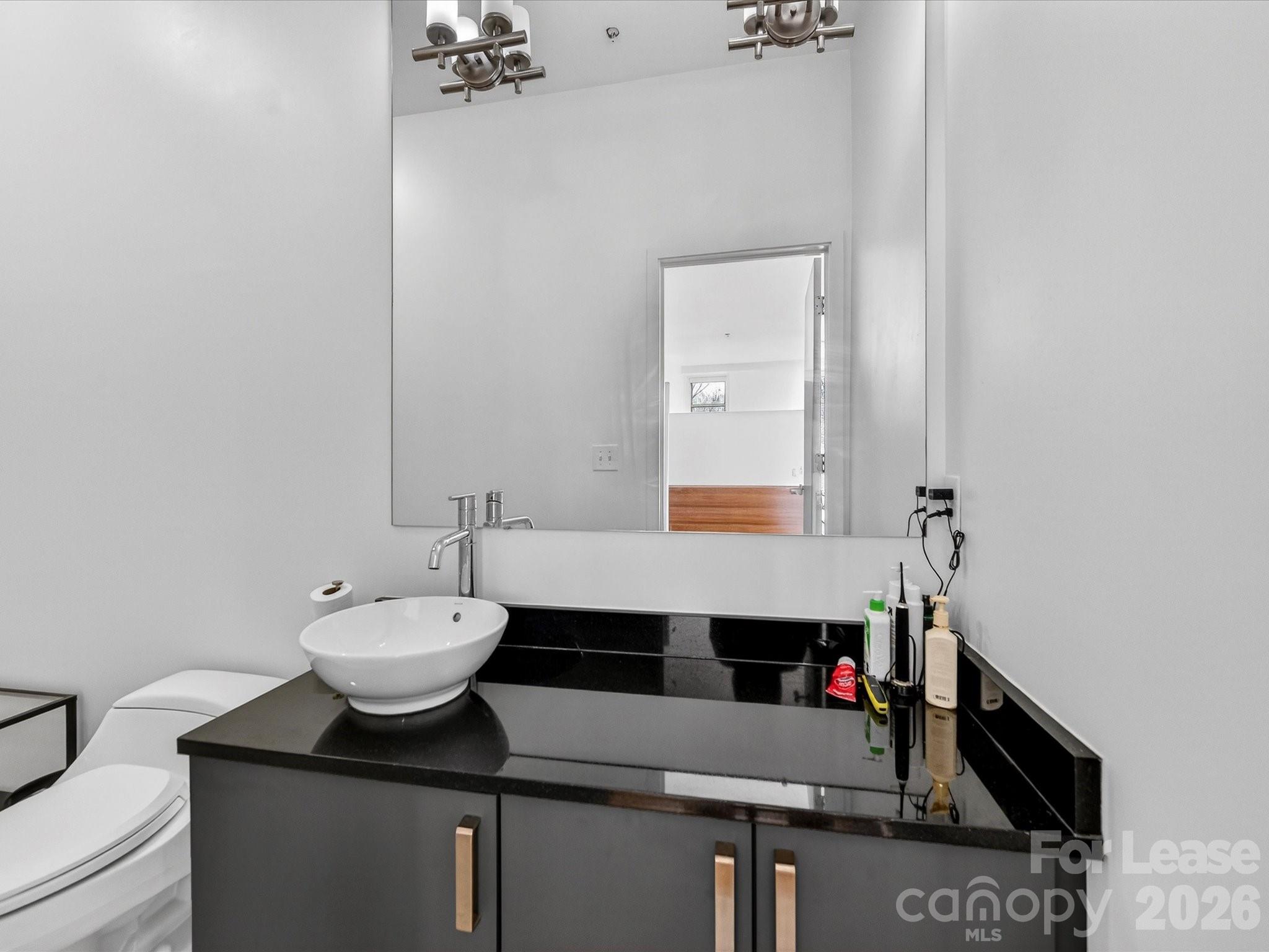 3123 N Davidson Street Unit: 201