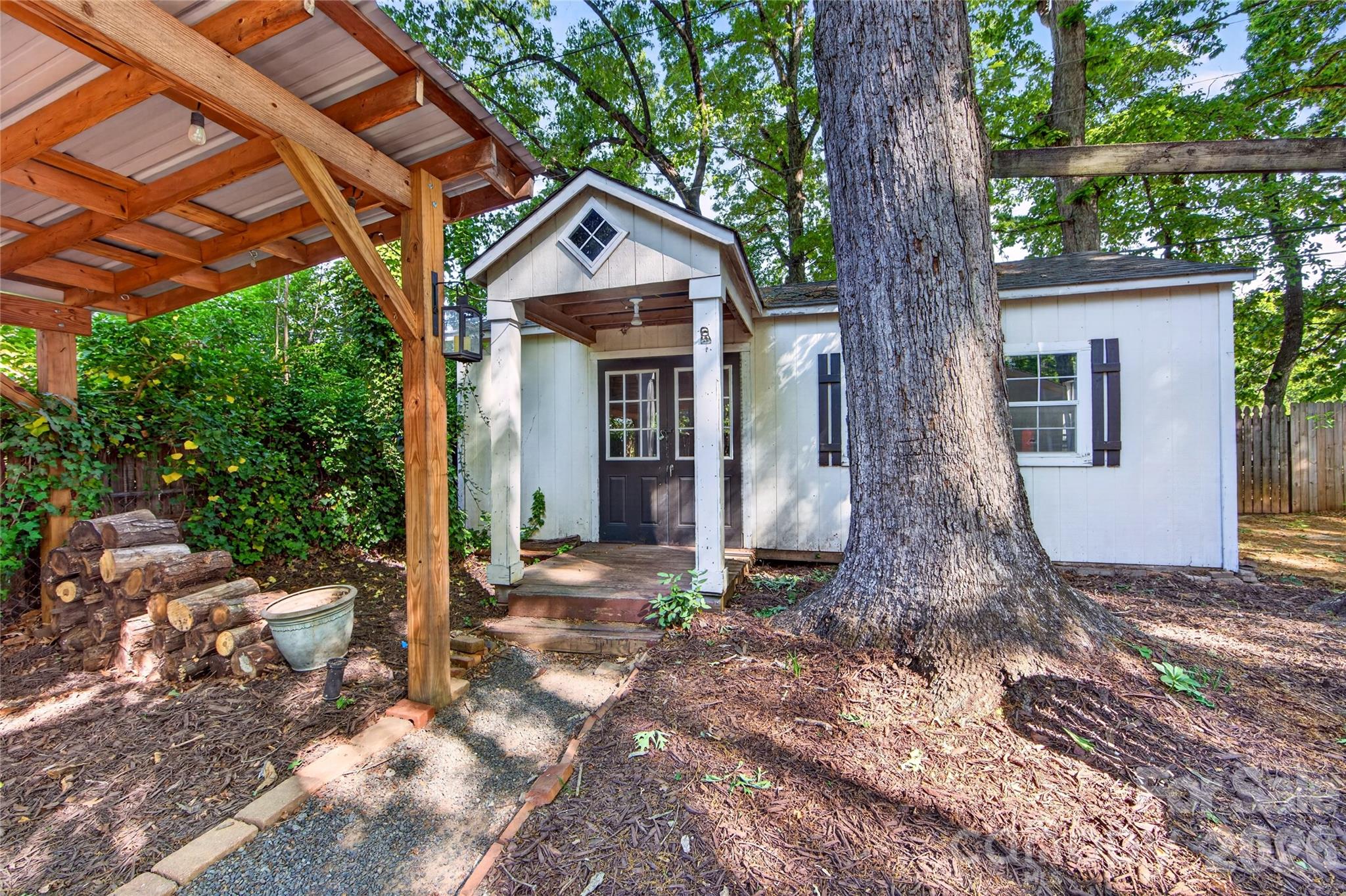 233 Chiswick Road