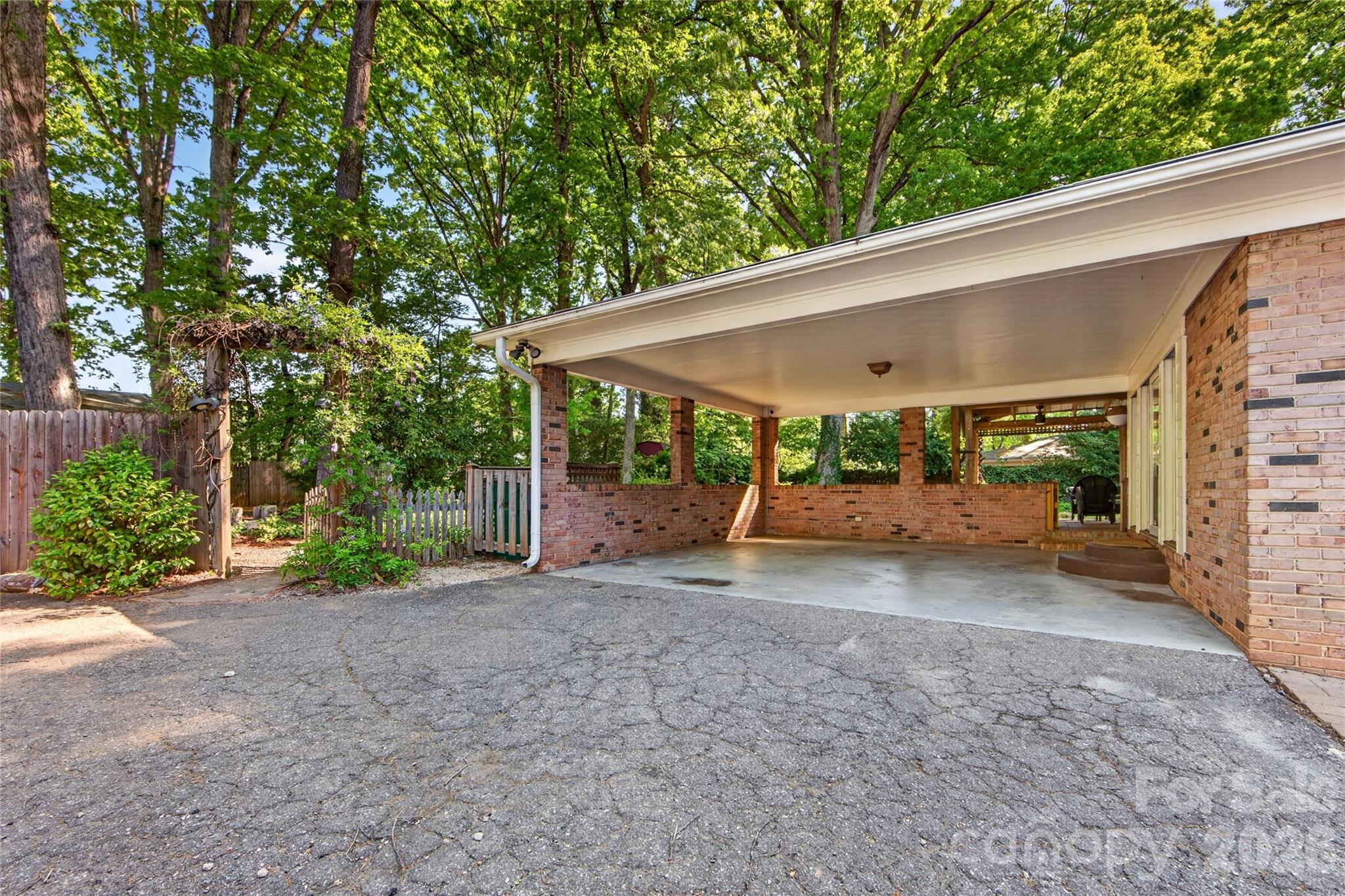 233 Chiswick Road