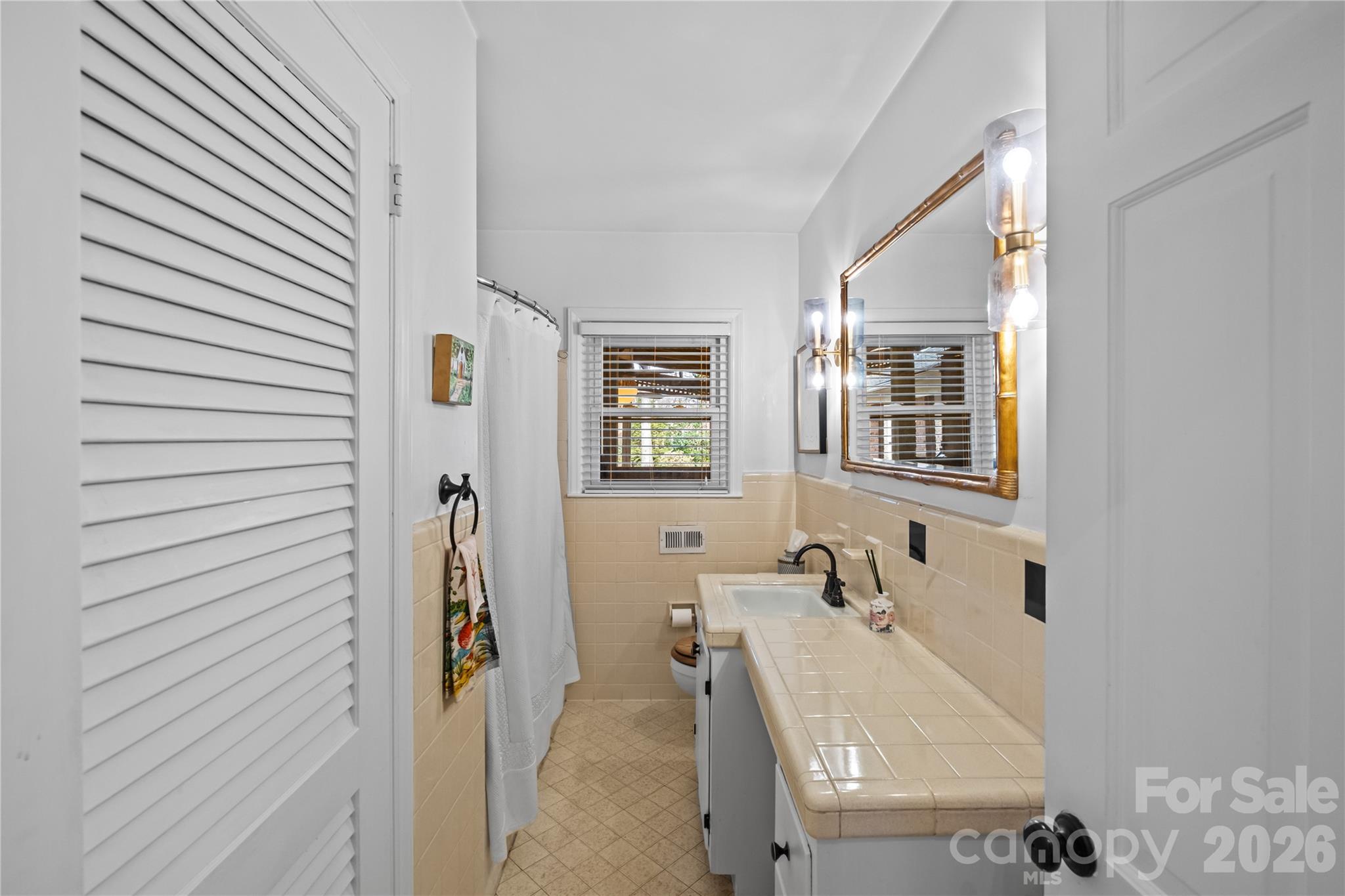 233 Chiswick Road