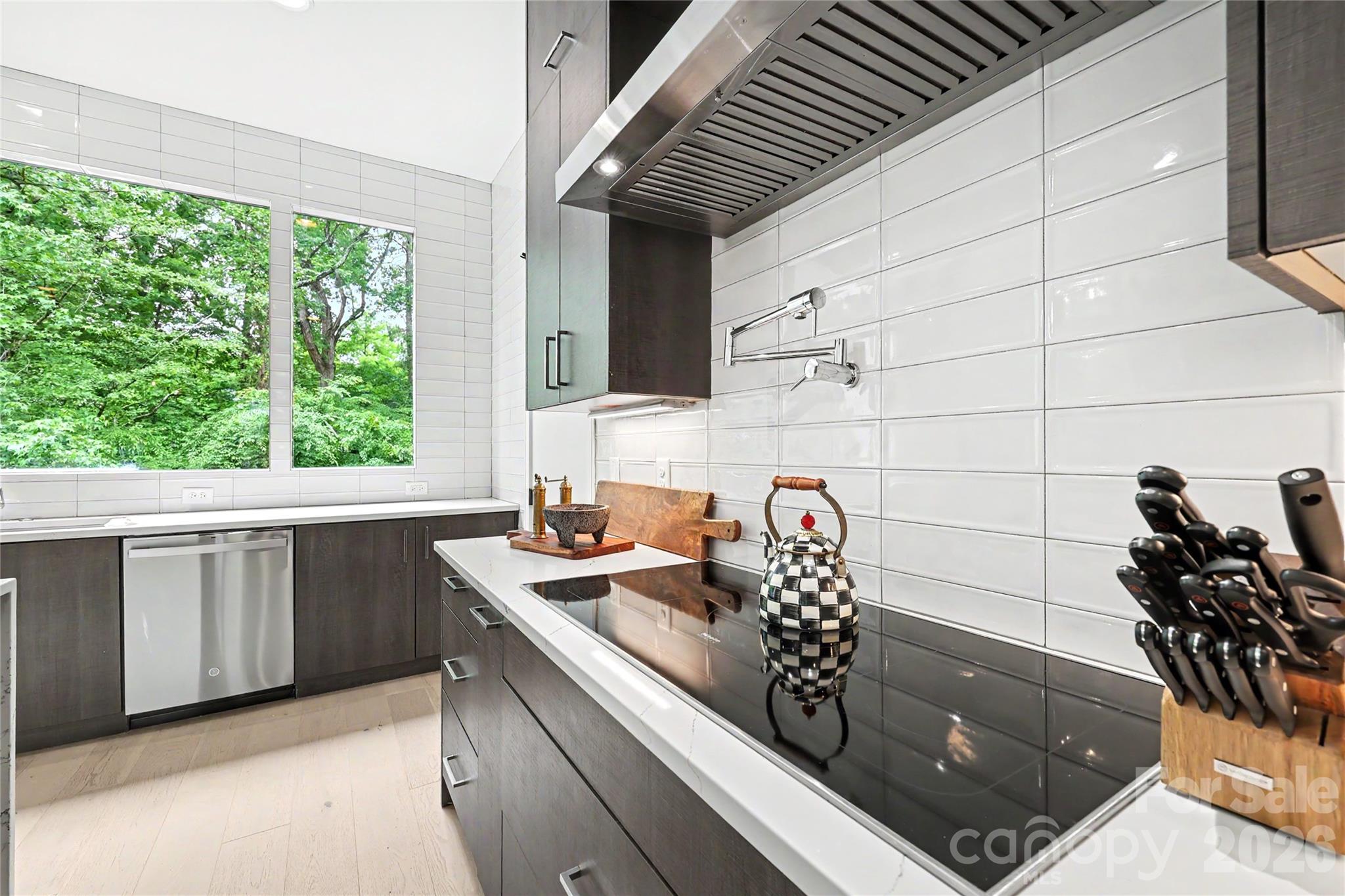 2810 Huntingtowne Farms Lane