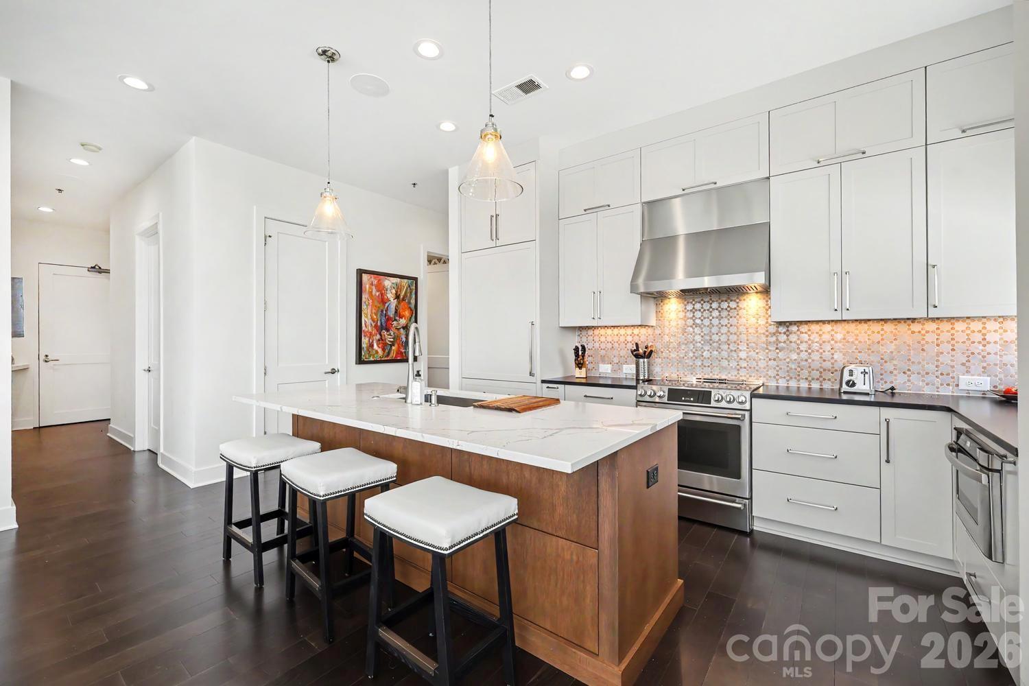 1100 Metropolitan Avenue Unit: 413